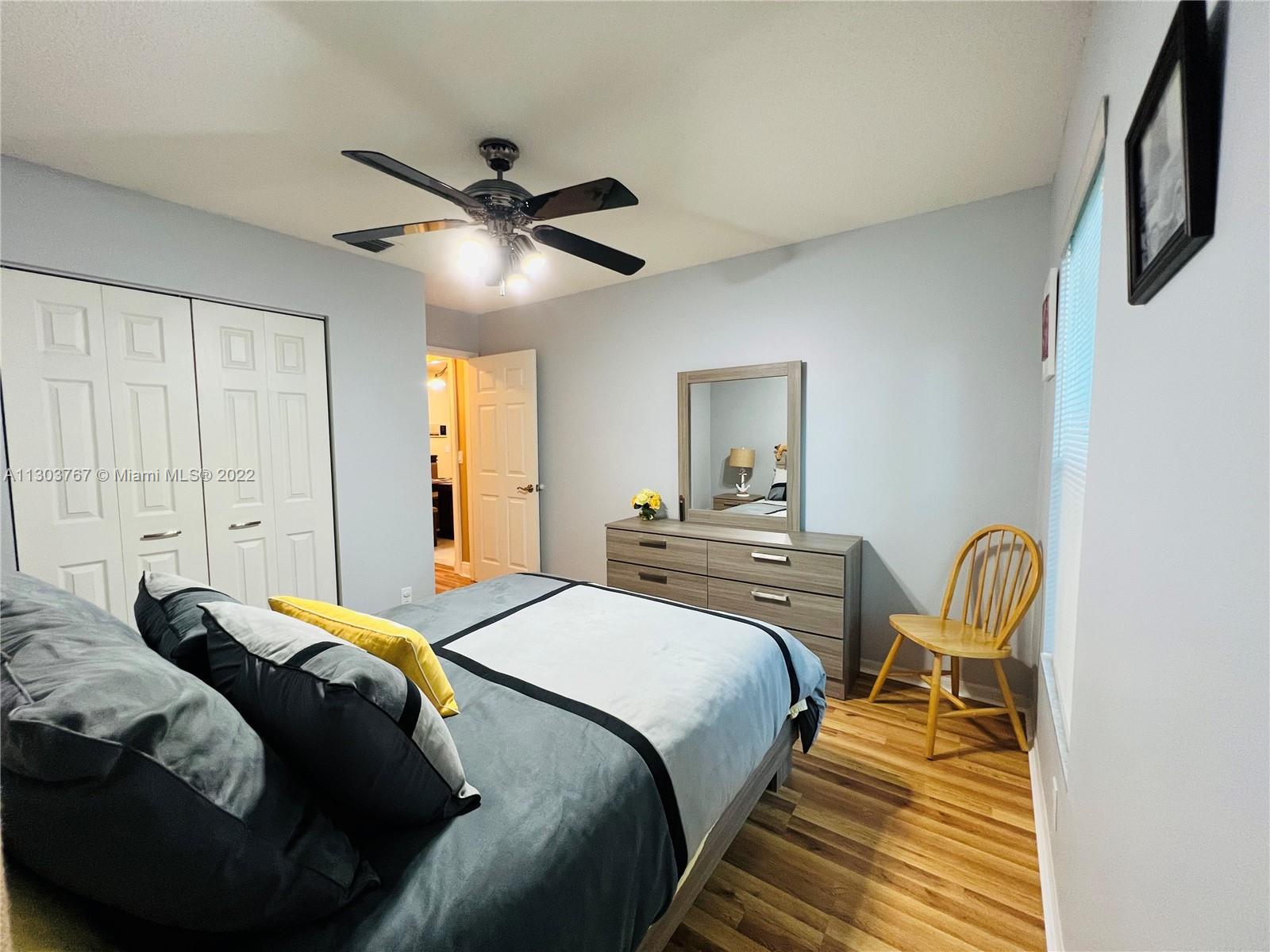 Ver detalles 6972 3 / 2 1606 sq. ft. $ 2022-11-16 0 foto