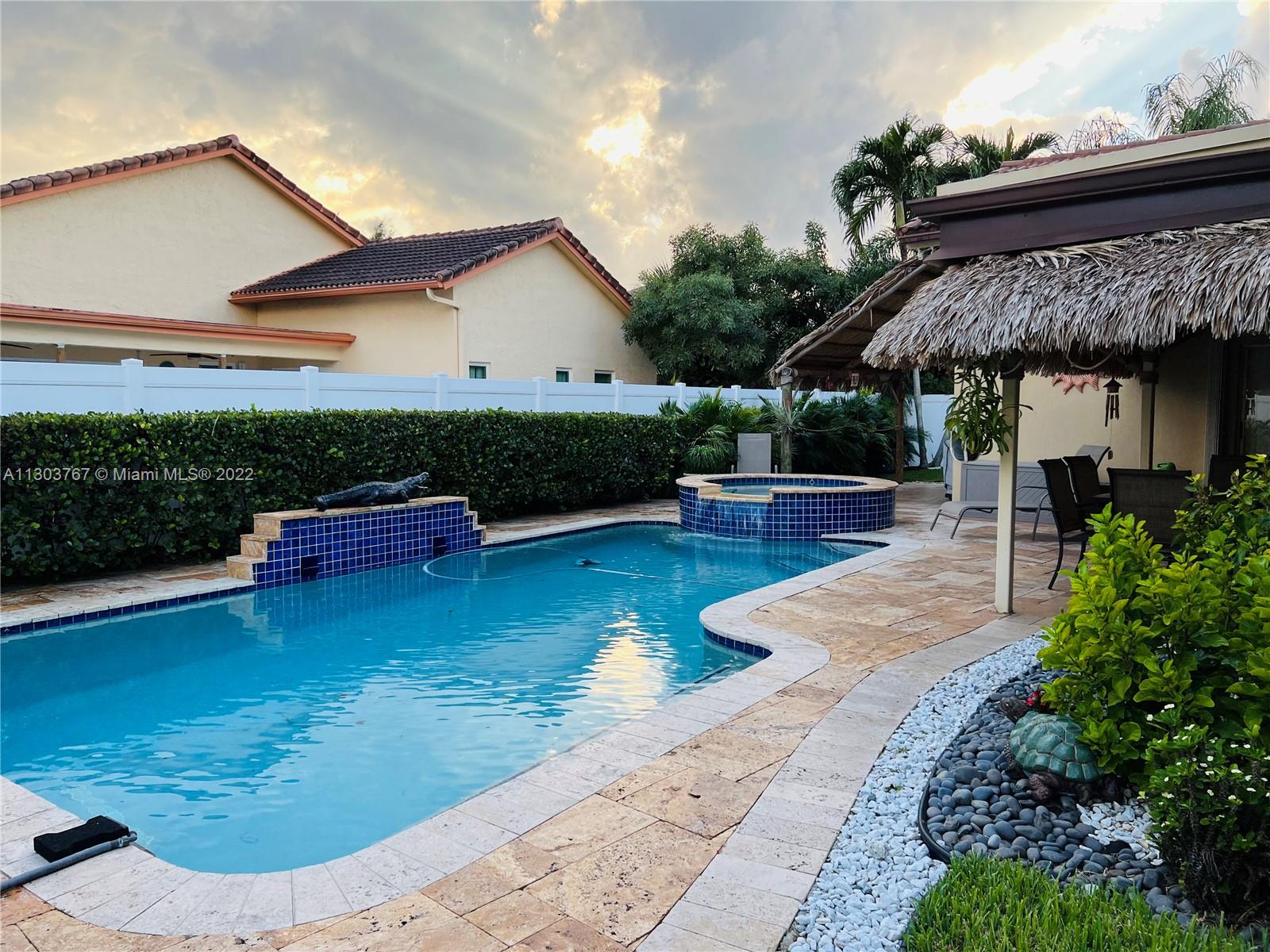 Ver detalles 6972 3 / 2 1606 sq. ft. $ 2022-11-16 0 foto