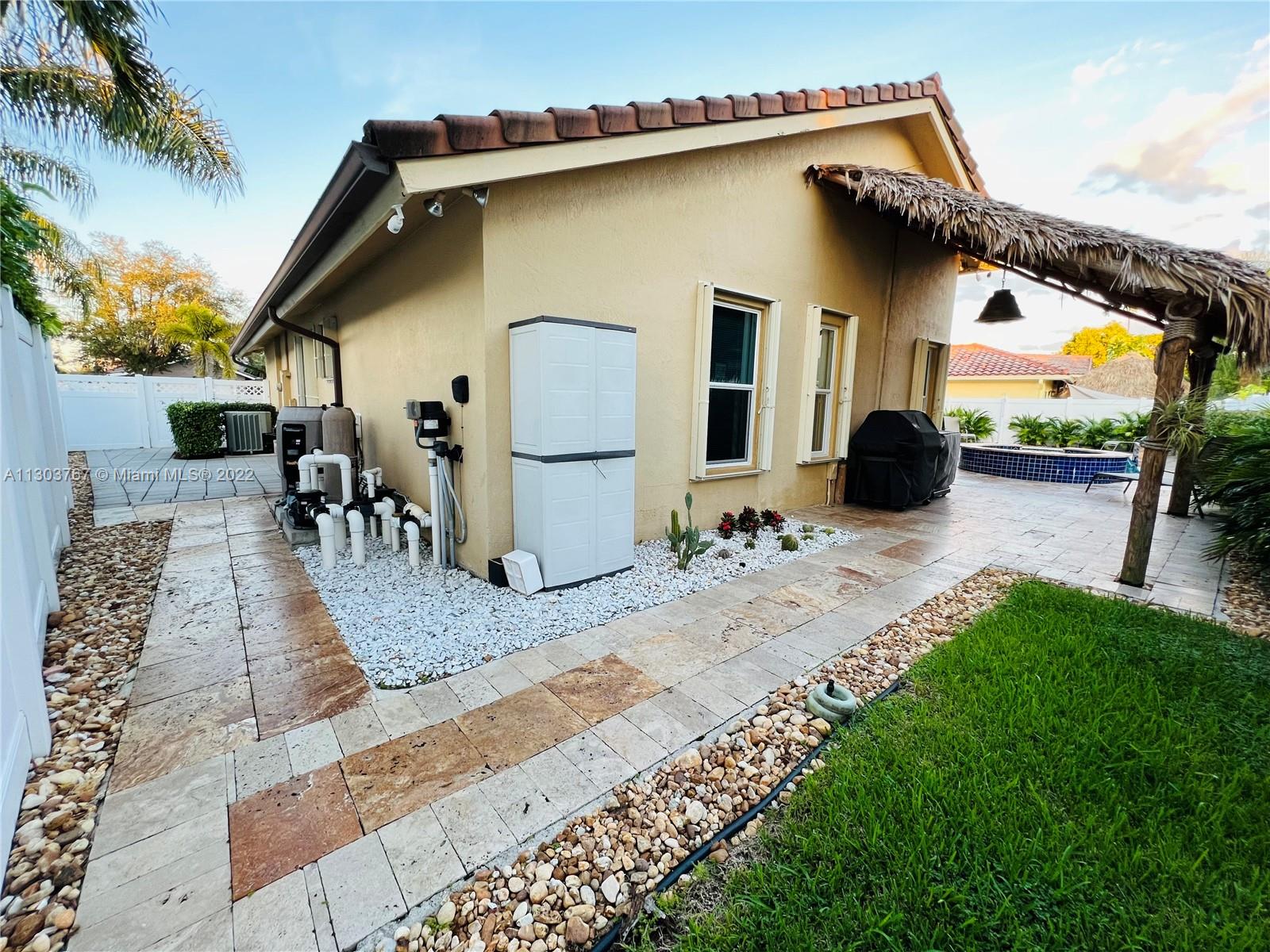 Ver detalles 6972 3 / 2 1606 sq. ft. $ 2022-11-16 0 foto