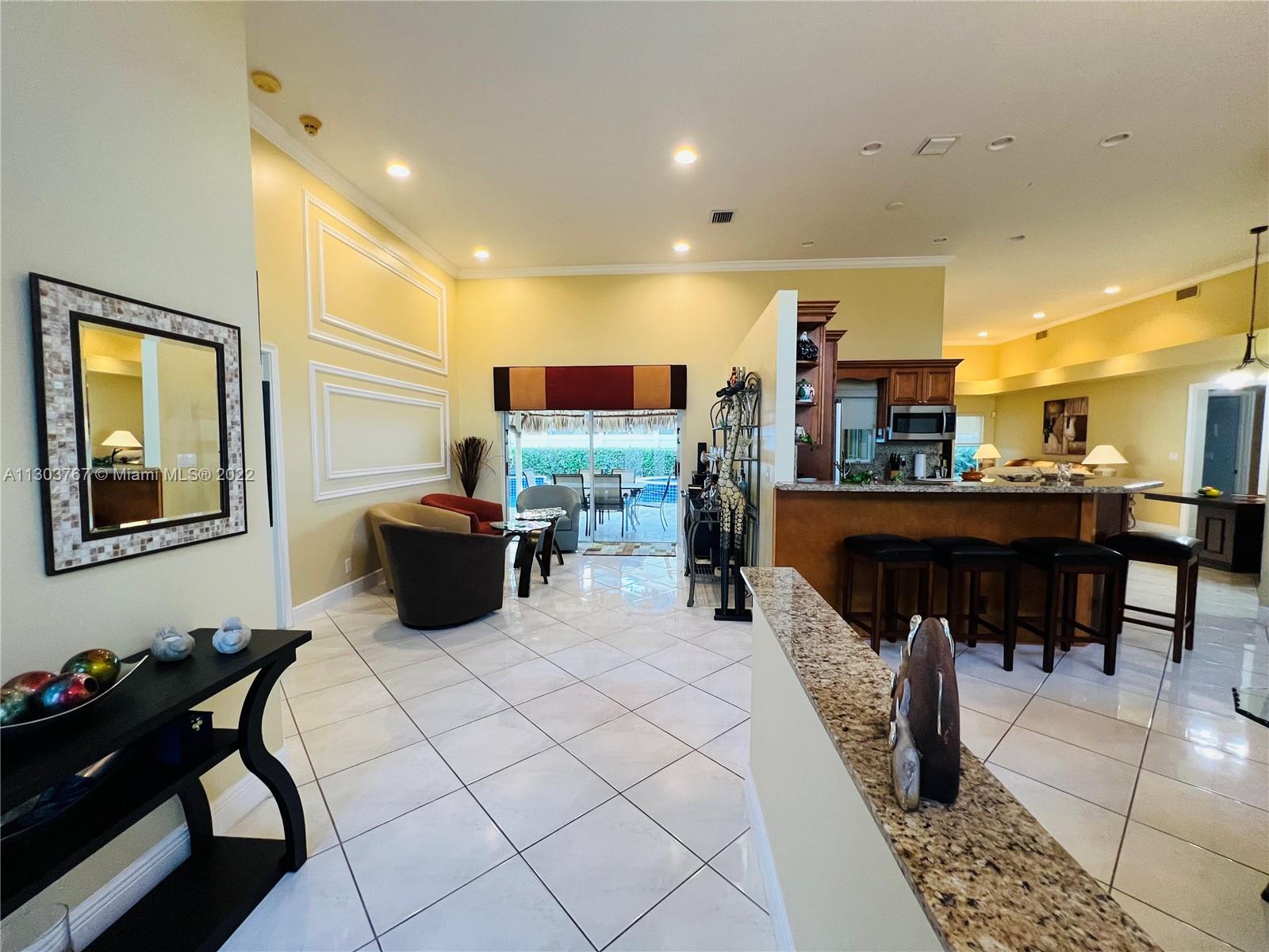 Ver detalles 6972 3 / 2 1606 sq. ft. $ 2022-11-16 0 foto