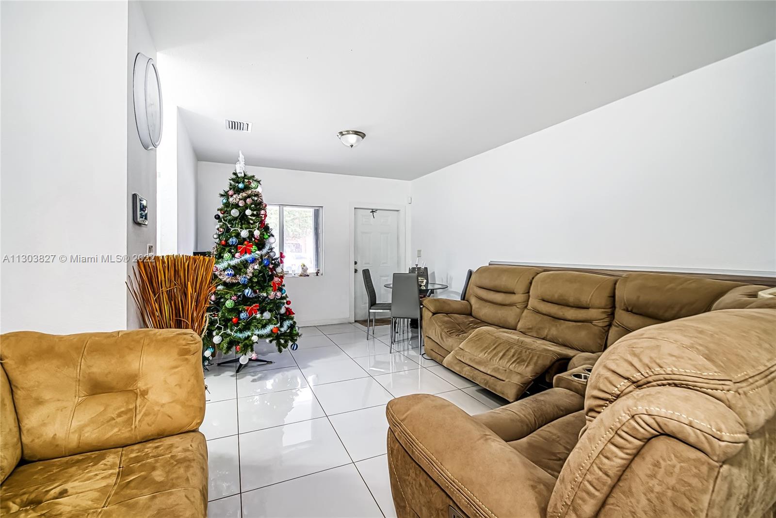 See details / 2226 sq. ft. $ 2022-11-16 0 Photo