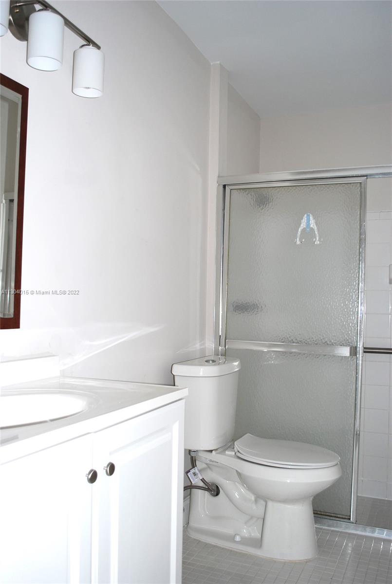 See details / 3399 sq. ft. $ 2022-11-17 0 Photo
