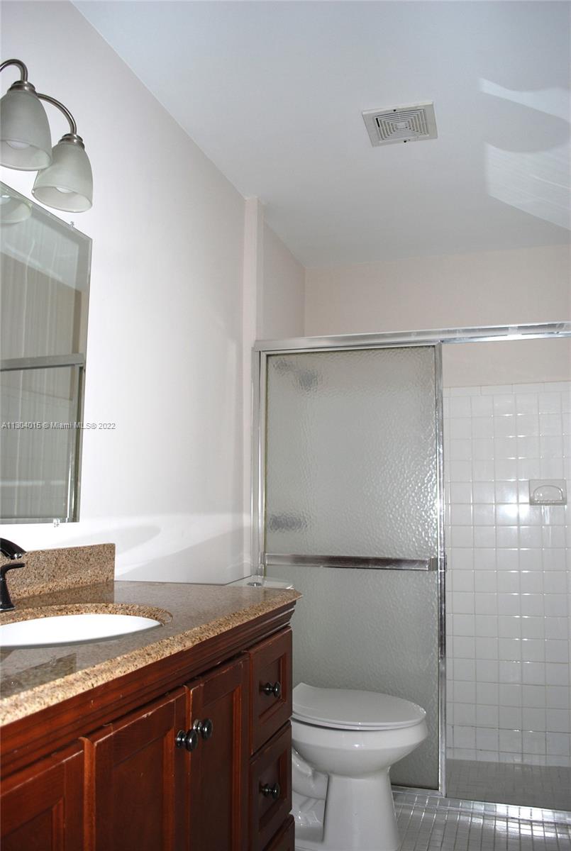 See details / 3399 sq. ft. $ 2022-11-17 0 Photo