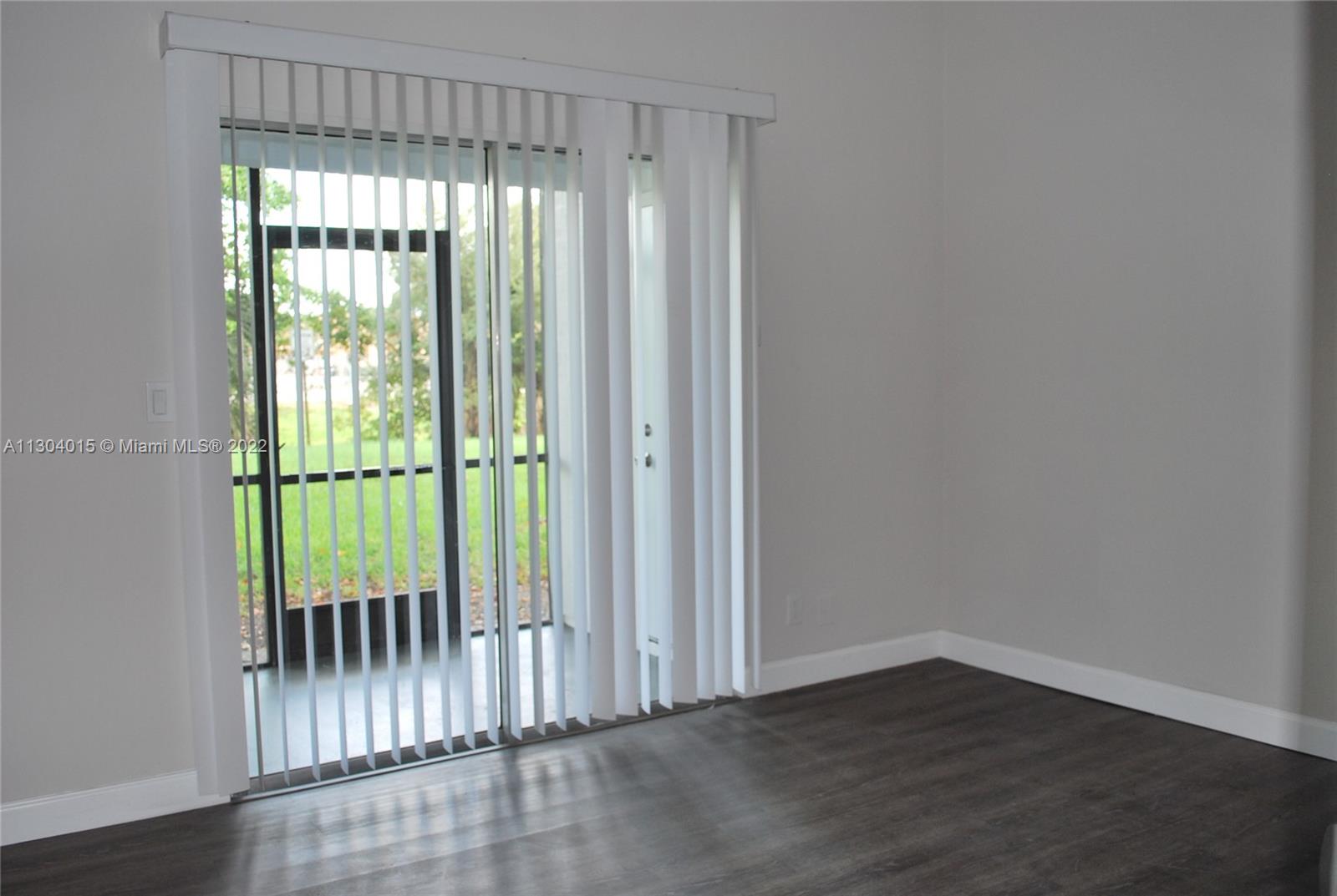 See details / 3399 sq. ft. $ 2022-11-17 0 Photo