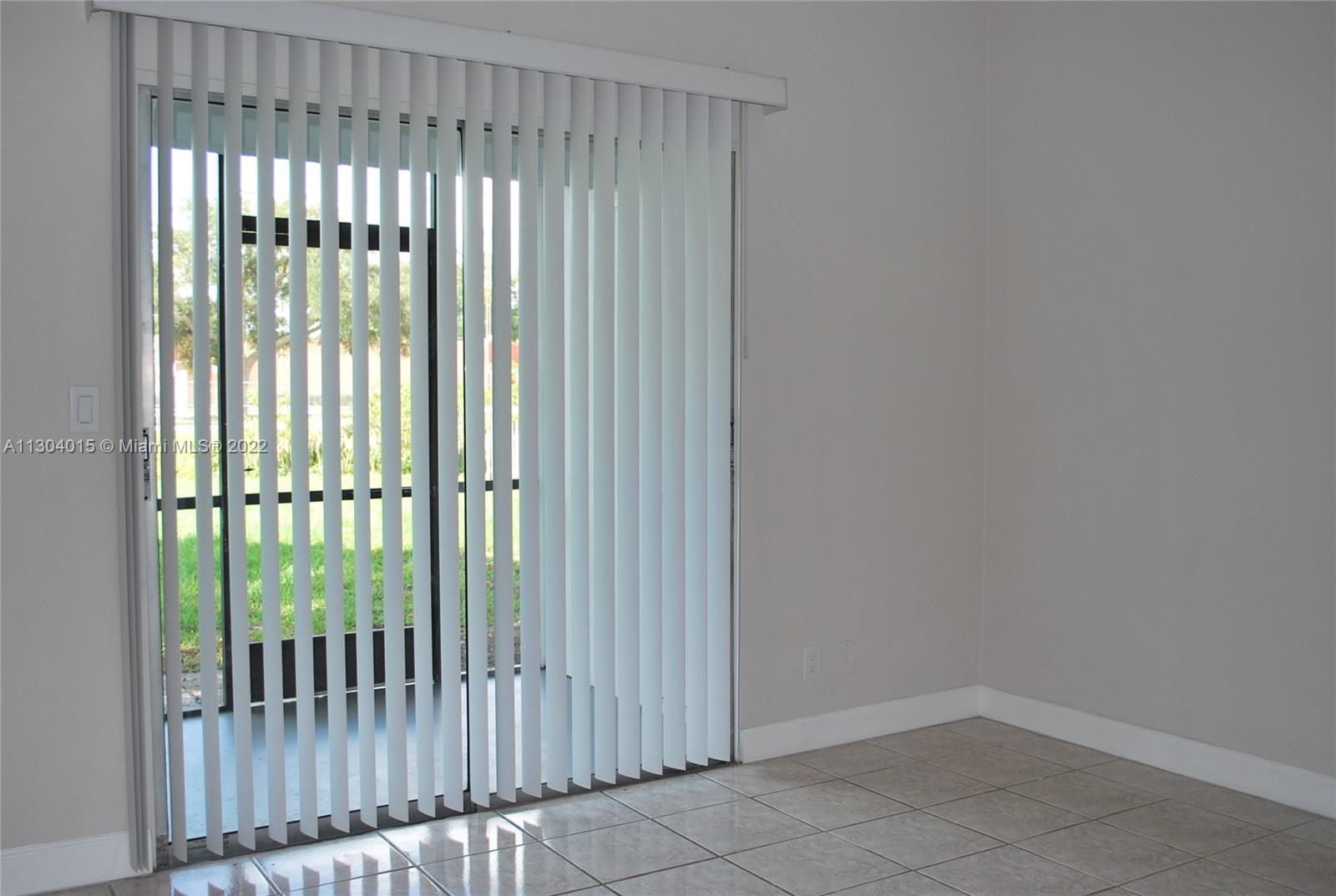 See details / 3399 sq. ft. $ 2022-11-17 0 Photo