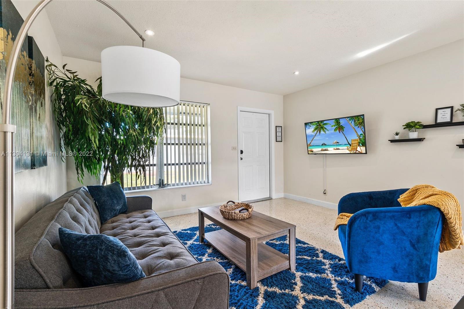 See details / 1681 sq. ft. $ 2022-11-16 0 Photo