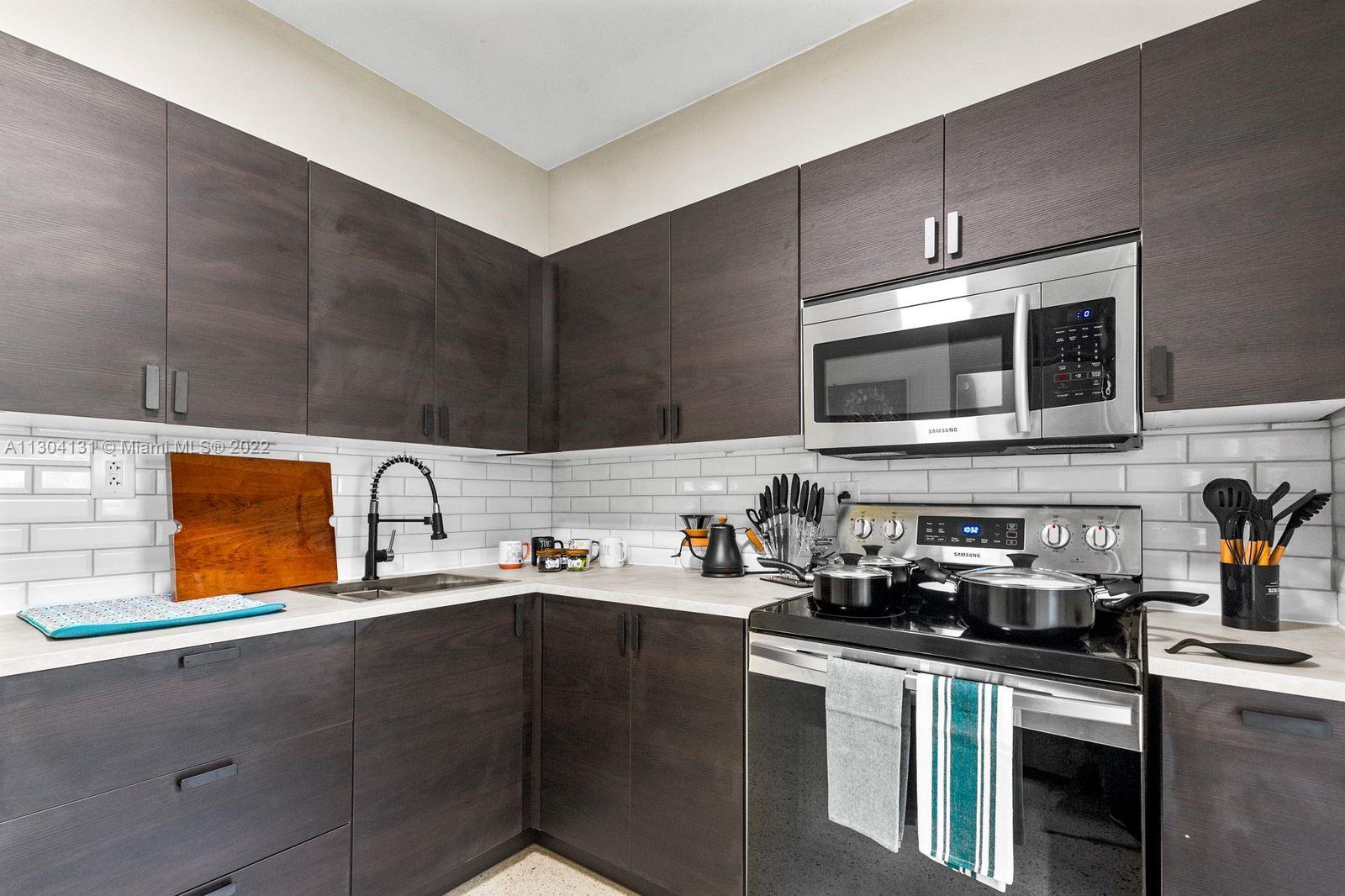 See details / 1681 sq. ft. $ 2022-11-16 0 Photo
