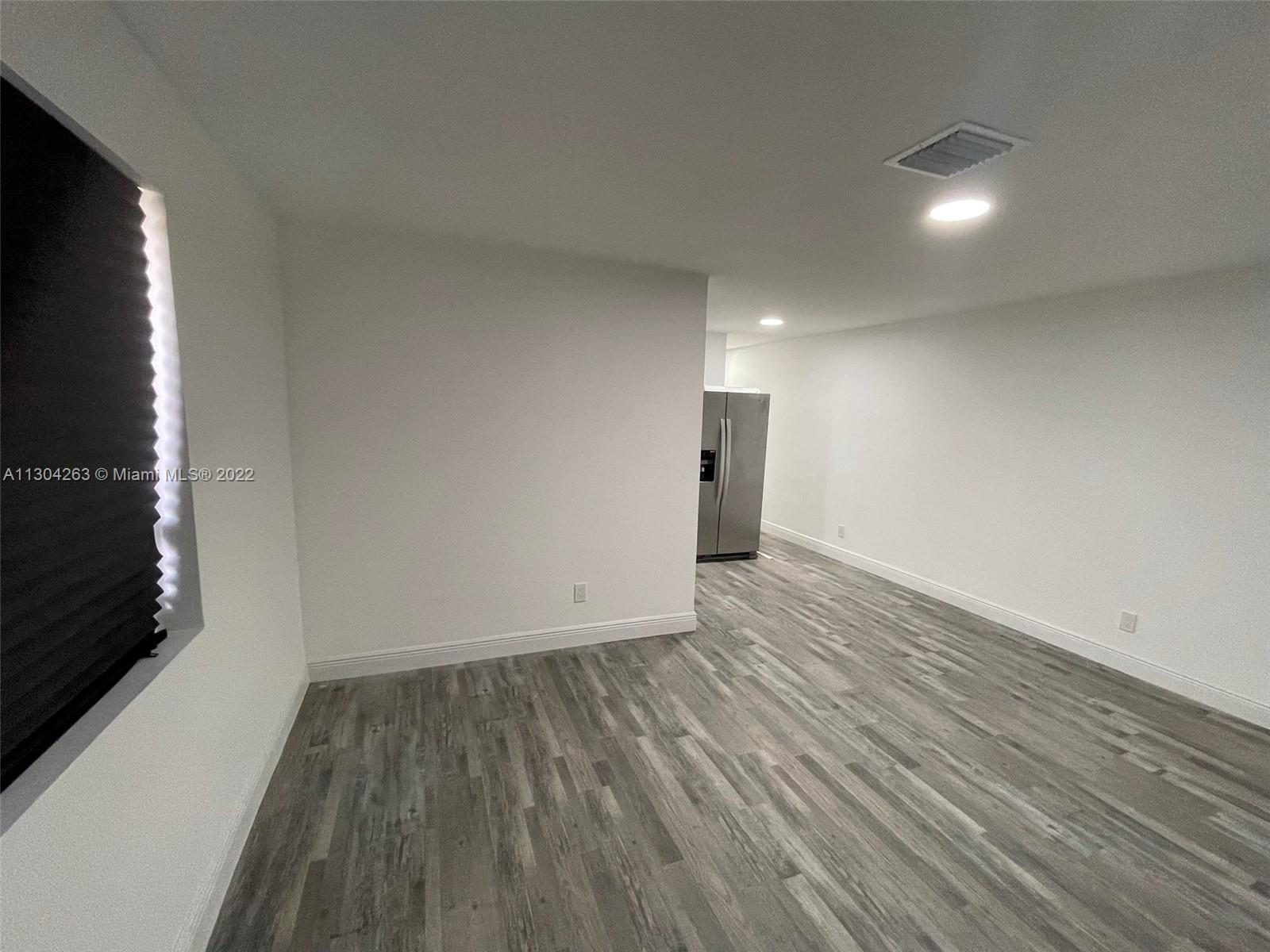 See details / 1960 sq. ft. $ 2022-12-29 0 Photo
