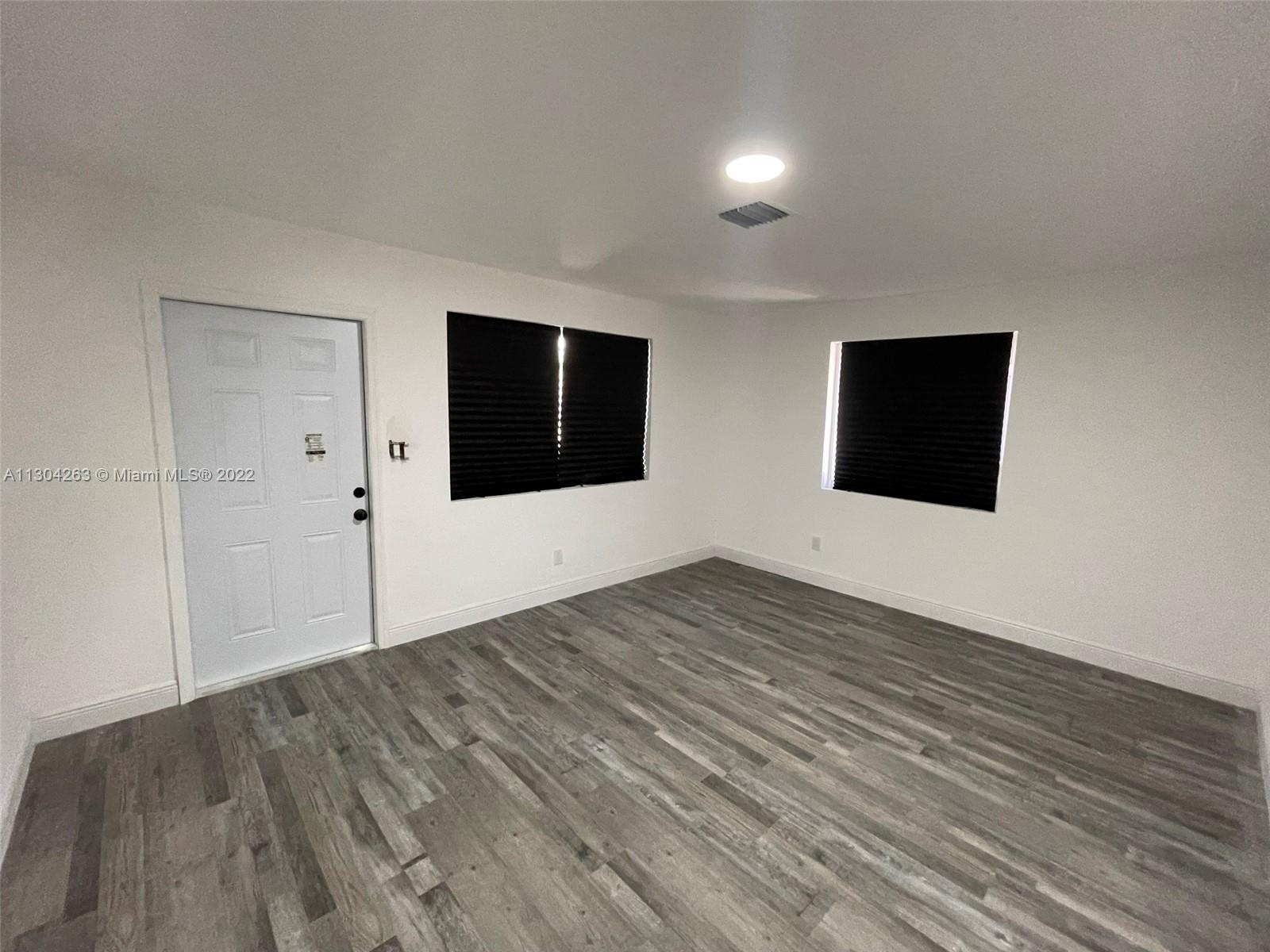 See details / 1960 sq. ft. $ 2022-12-29 0 Photo