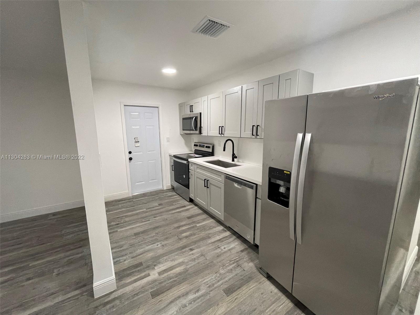 See details / 1960 sq. ft. $ 2022-12-29 0 Photo