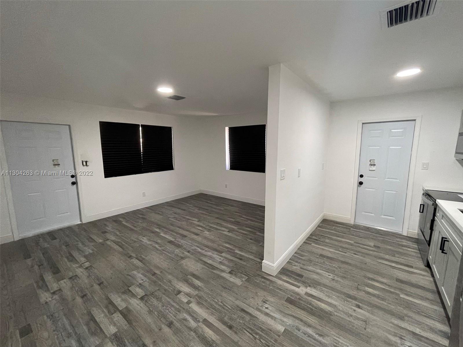 See details / 1960 sq. ft. $ 2022-12-29 0 Photo