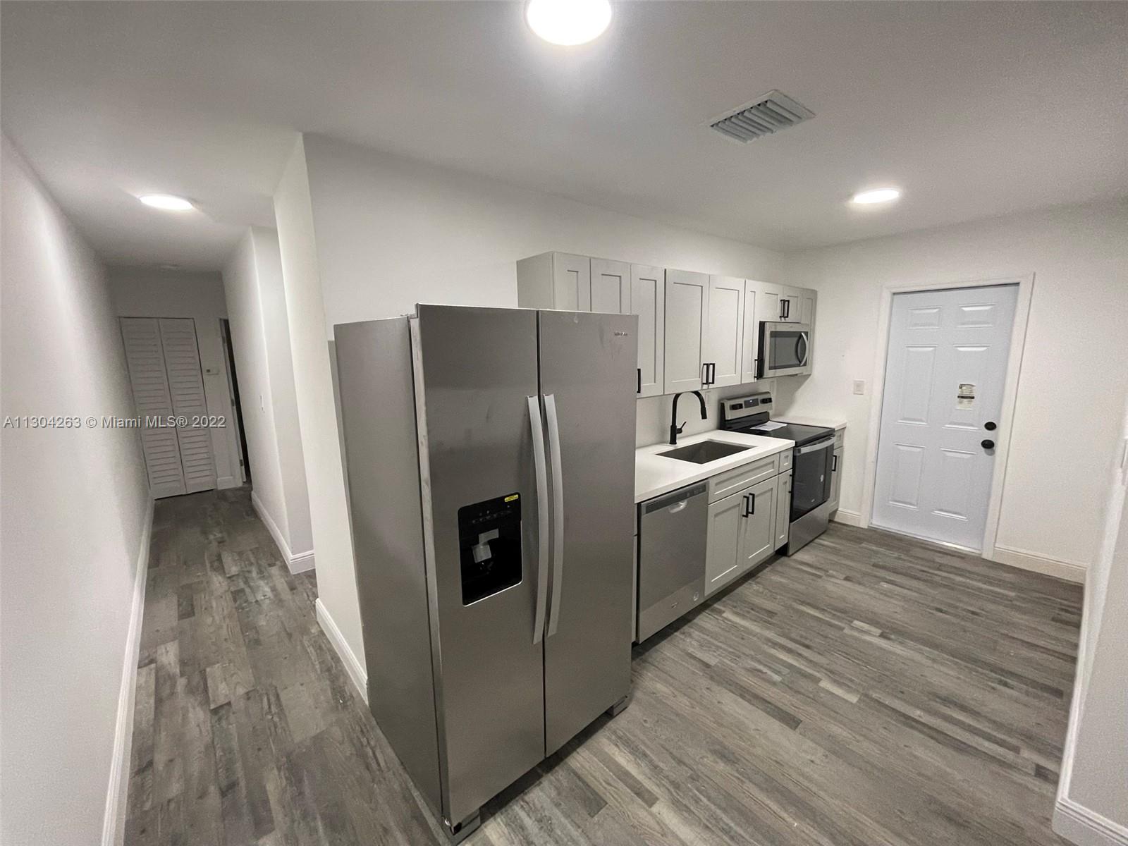 See details / 1960 sq. ft. $ 2022-12-29 0 Photo