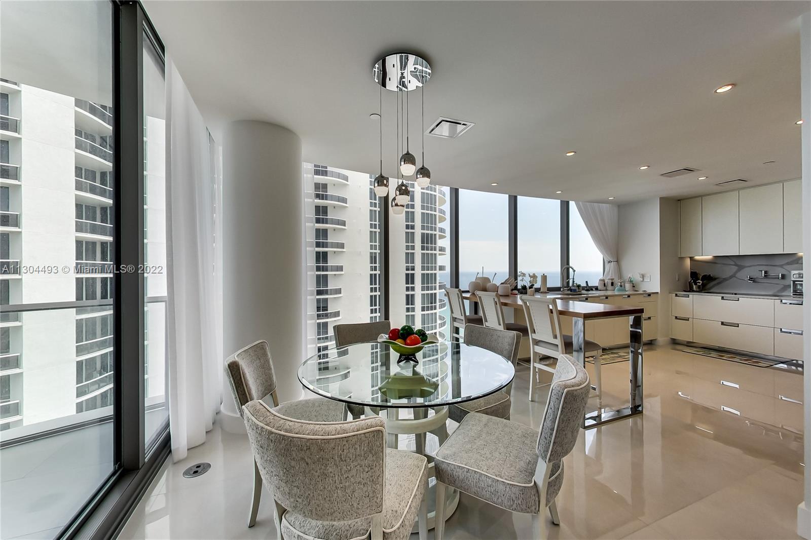See details 2601 3 / 5 3080 sq. ft. $ 2022-11-17 0 Photo