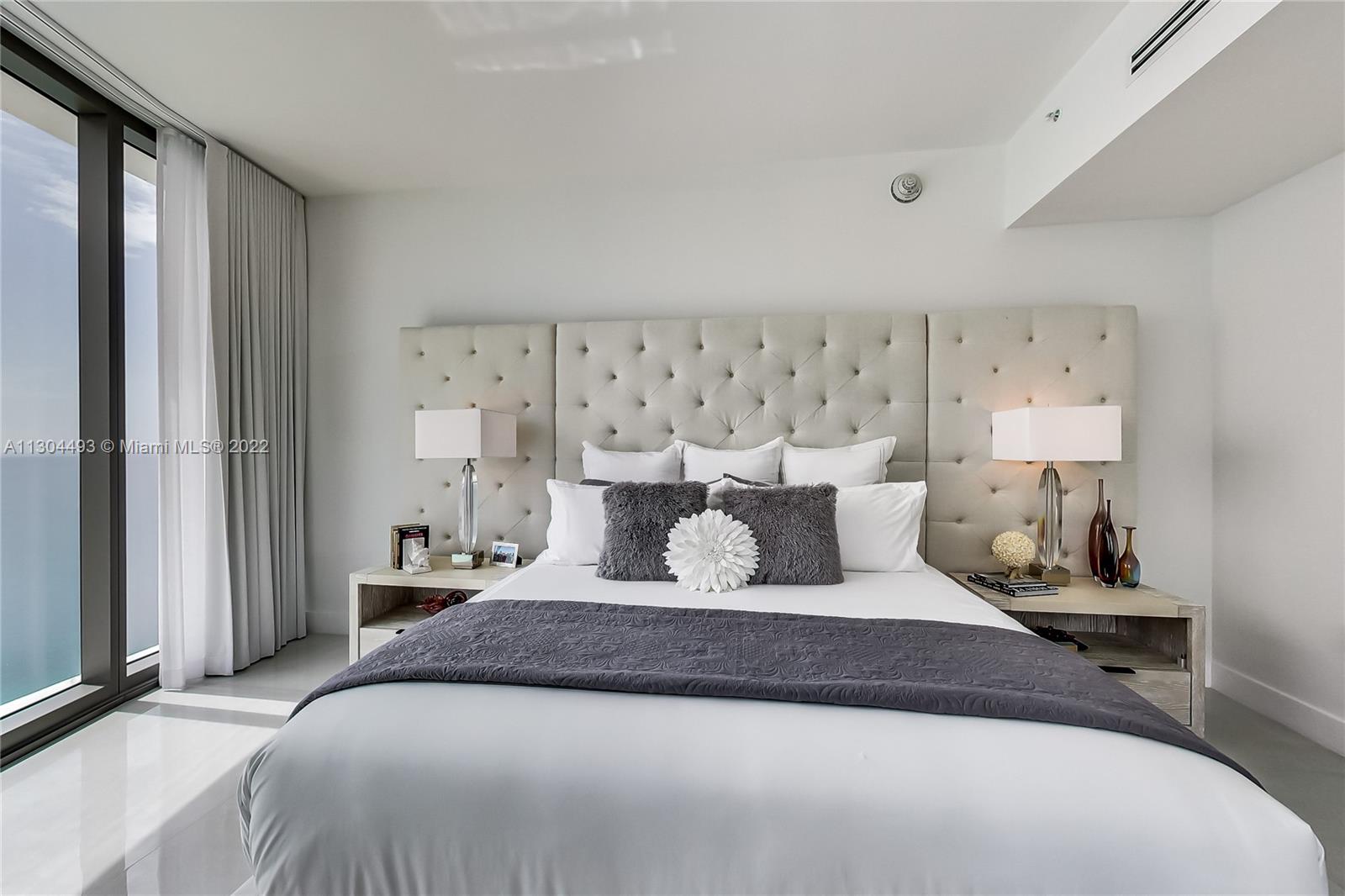 See details 2601 3 / 5 3080 sq. ft. $ 2022-11-17 0 Photo