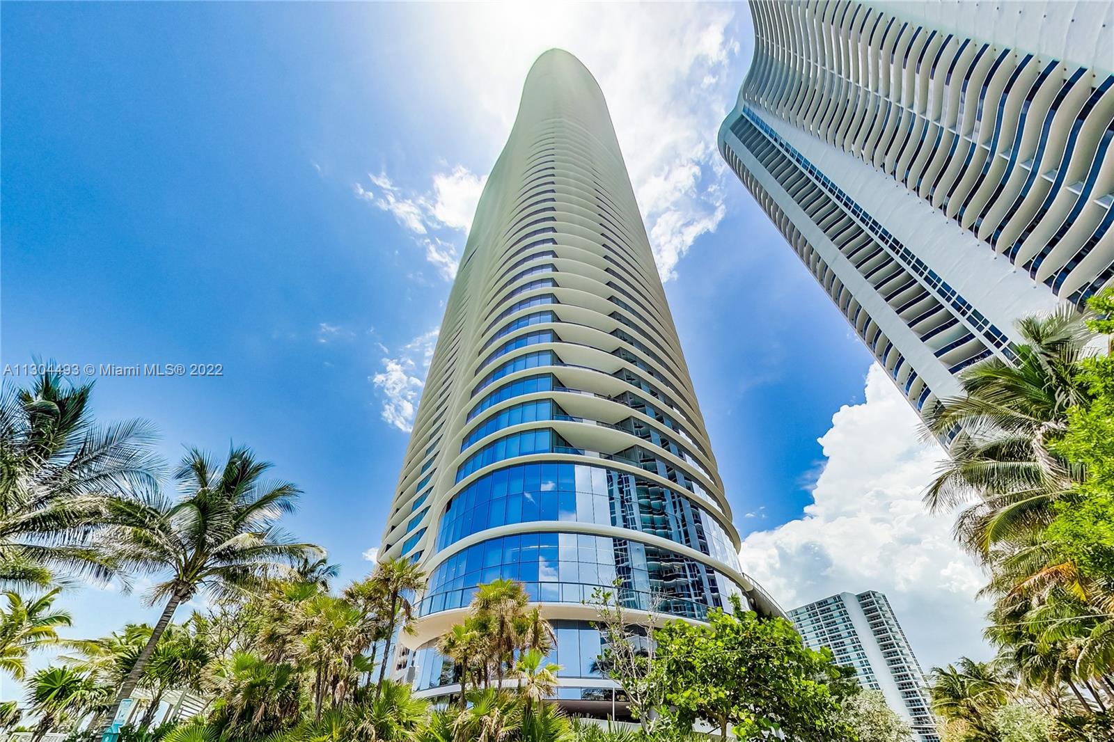 See details 2601 3 / 5 3080 sq. ft. $ 2022-11-17 0 Photo