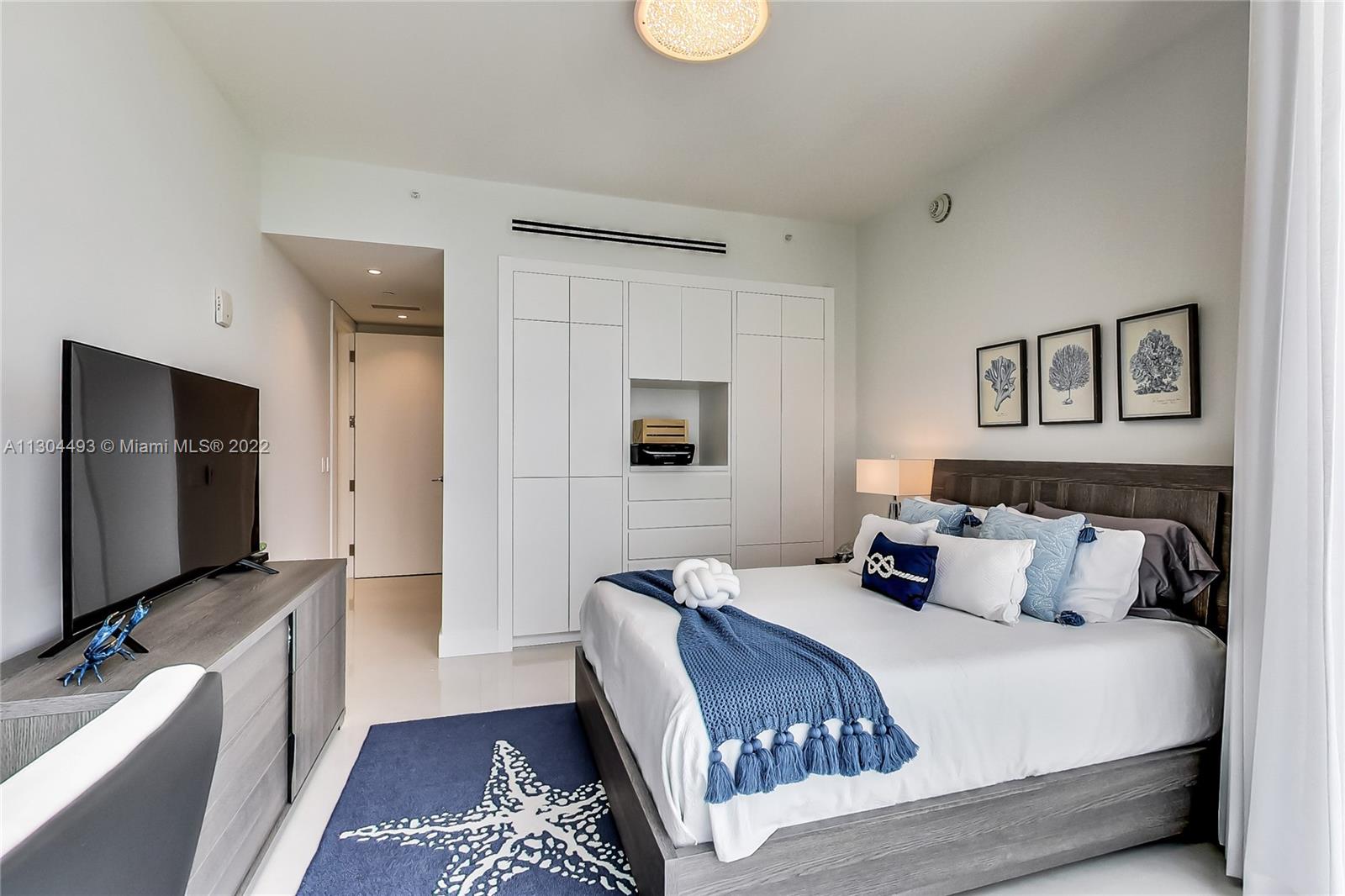 See details 2601 3 / 5 3080 sq. ft. $ 2022-11-17 0 Photo