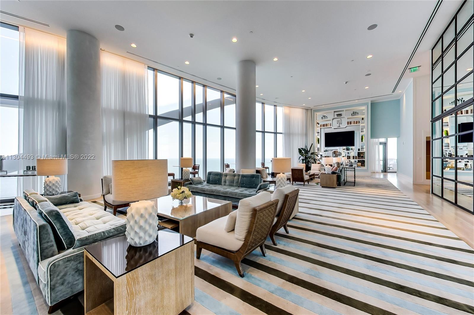 See details 2601 3 / 5 3080 sq. ft. $ 2022-11-17 0 Photo