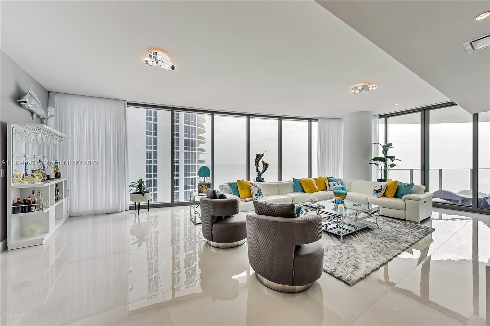 See details 2601 3 / 5 3080 sq. ft. $ 2022-11-17 0 Photo