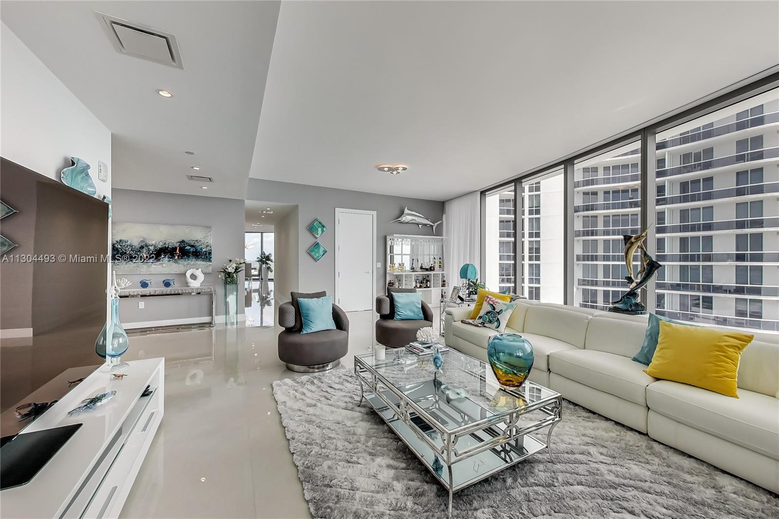 See details 2601 3 / 5 3080 sq. ft. $ 2022-11-17 0 Photo