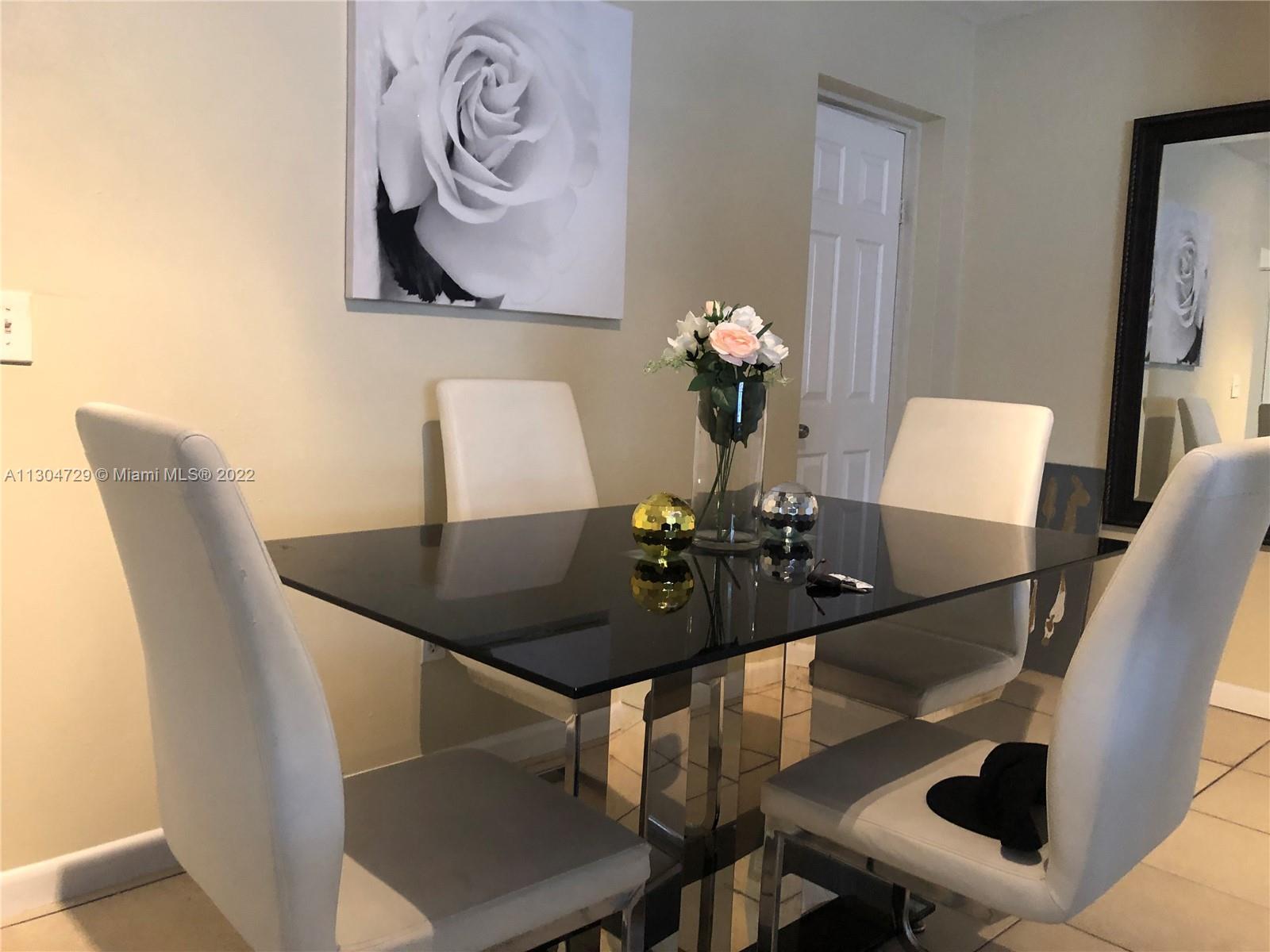 See details / 1348 sq. ft. $ 2022-11-17 0 Photo