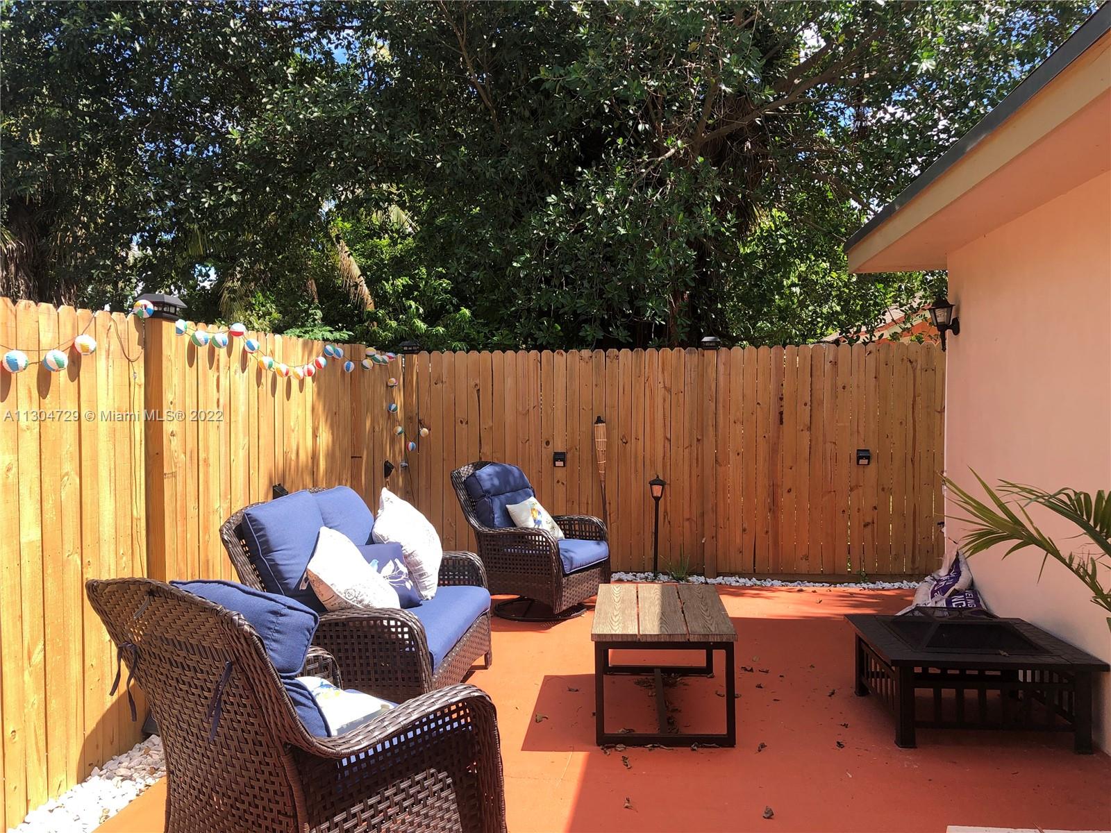 See details / 1348 sq. ft. $ 2022-11-17 0 Photo
