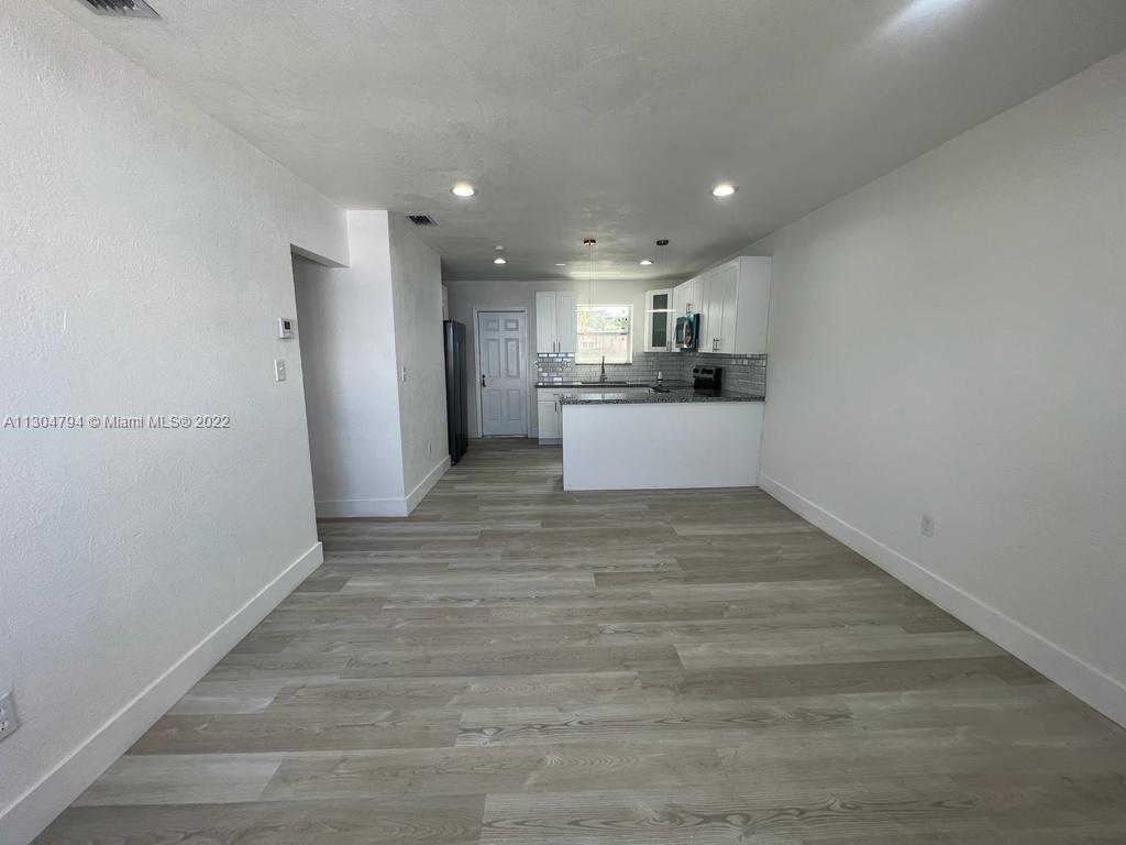See details / 1438 sq. ft. $ 2022-12-07 0 Photo