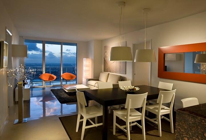 Ver detalles 4107 3 / 3 1571 sq. ft. $ 2022-11-17 0 foto