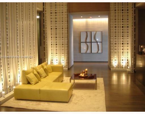 Ver detalles 4107 3 / 3 1571 sq. ft. $ 2022-11-17 0 foto