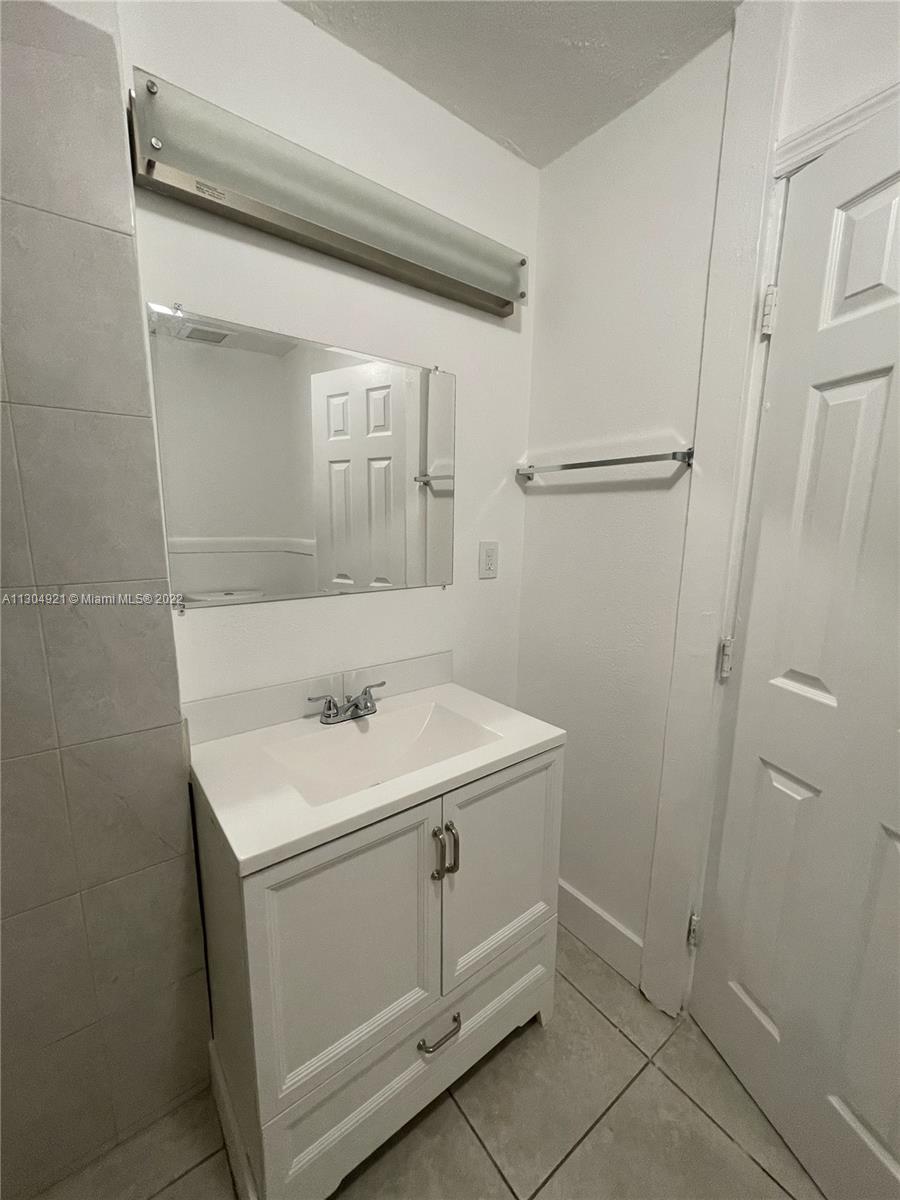See details / 2573 sq. ft. $ 2022-11-18 0 Photo