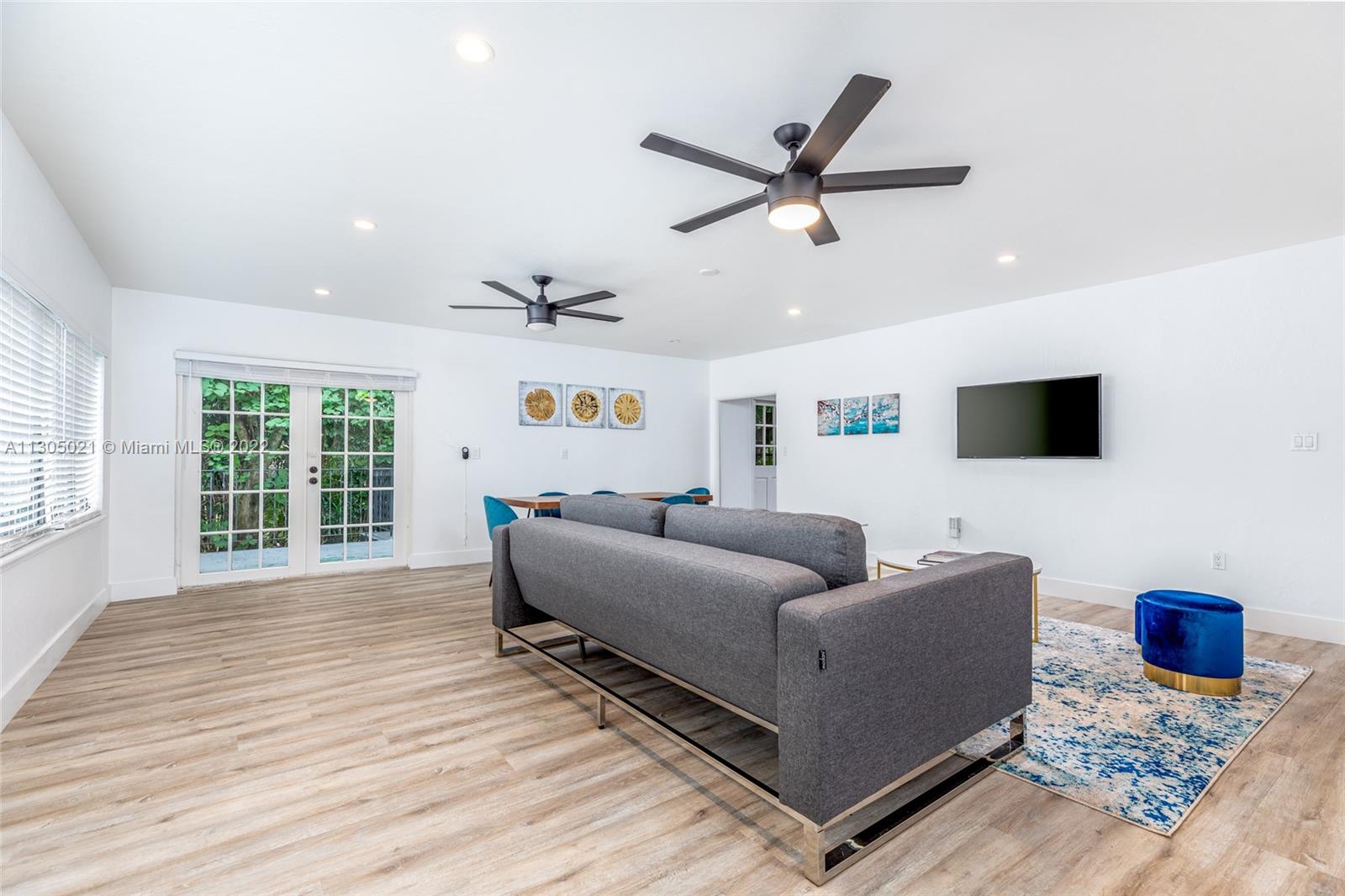 See details / 4381 sq. ft. $ 2022-11-18 0 Photo