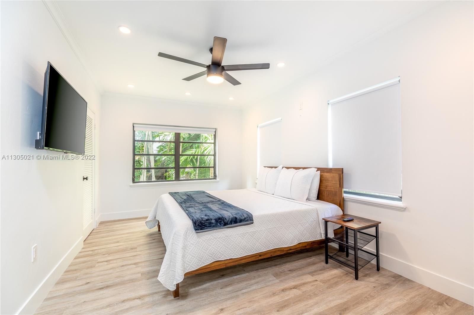 See details / 4381 sq. ft. $ 2022-11-18 0 Photo
