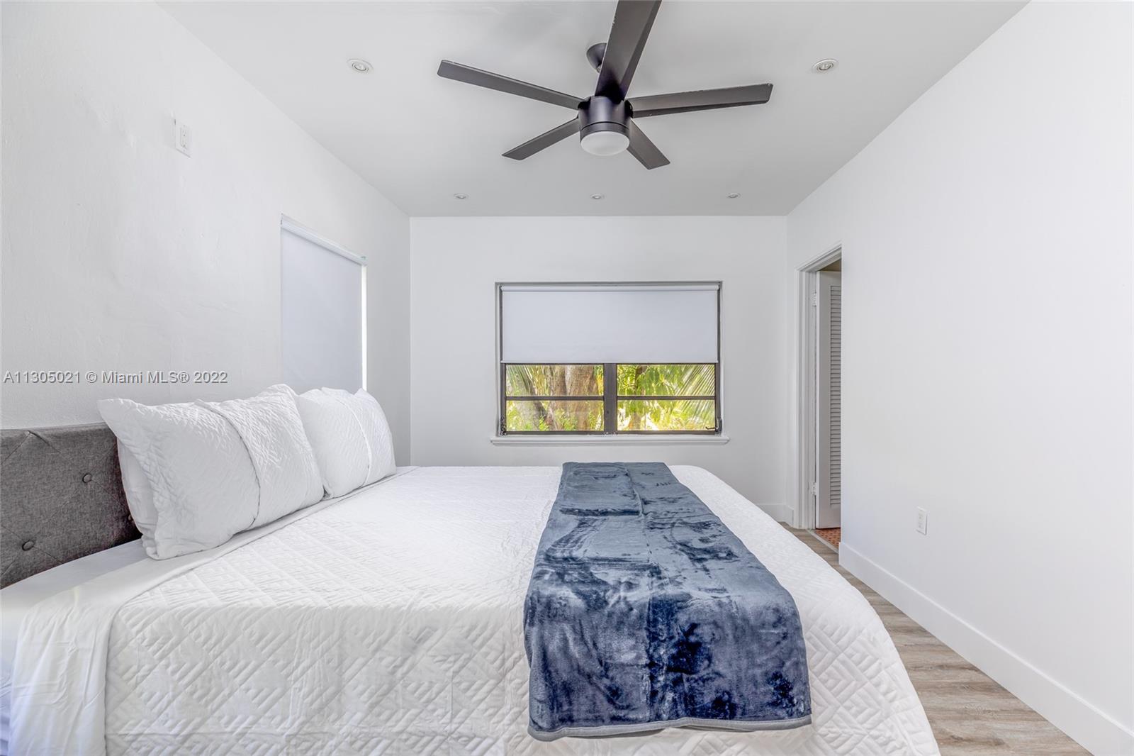 See details / 4381 sq. ft. $ 2022-11-18 0 Photo
