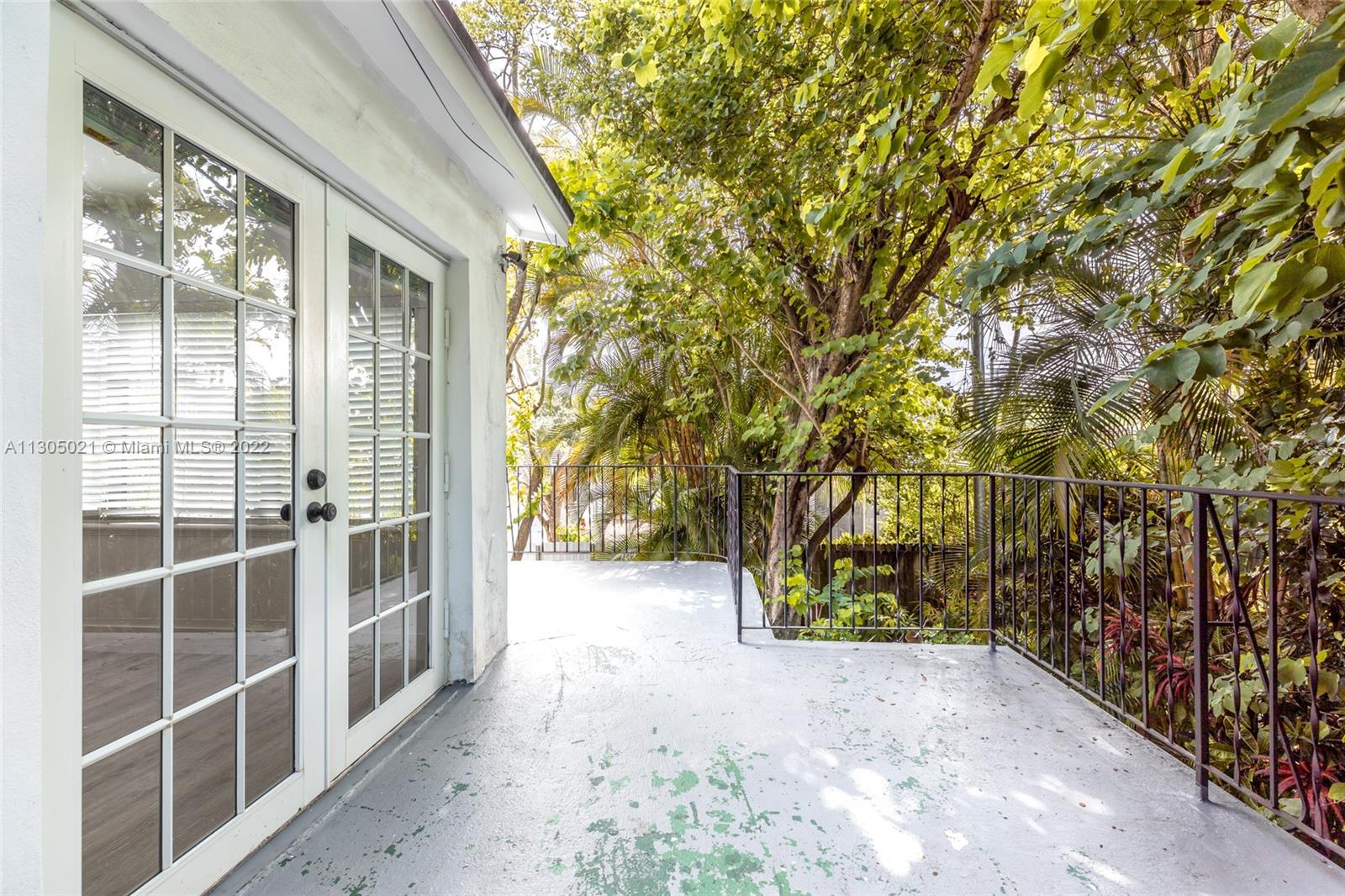 See details / 4381 sq. ft. $ 2022-11-18 0 Photo
