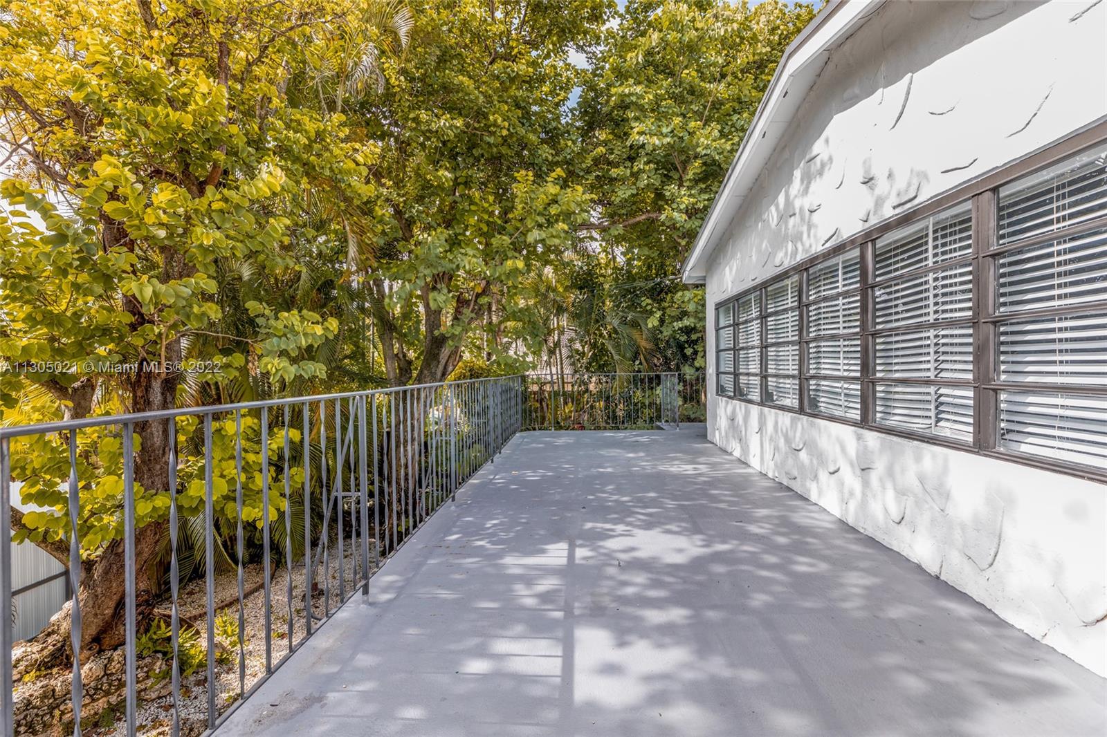 See details / 4381 sq. ft. $ 2022-11-18 0 Photo