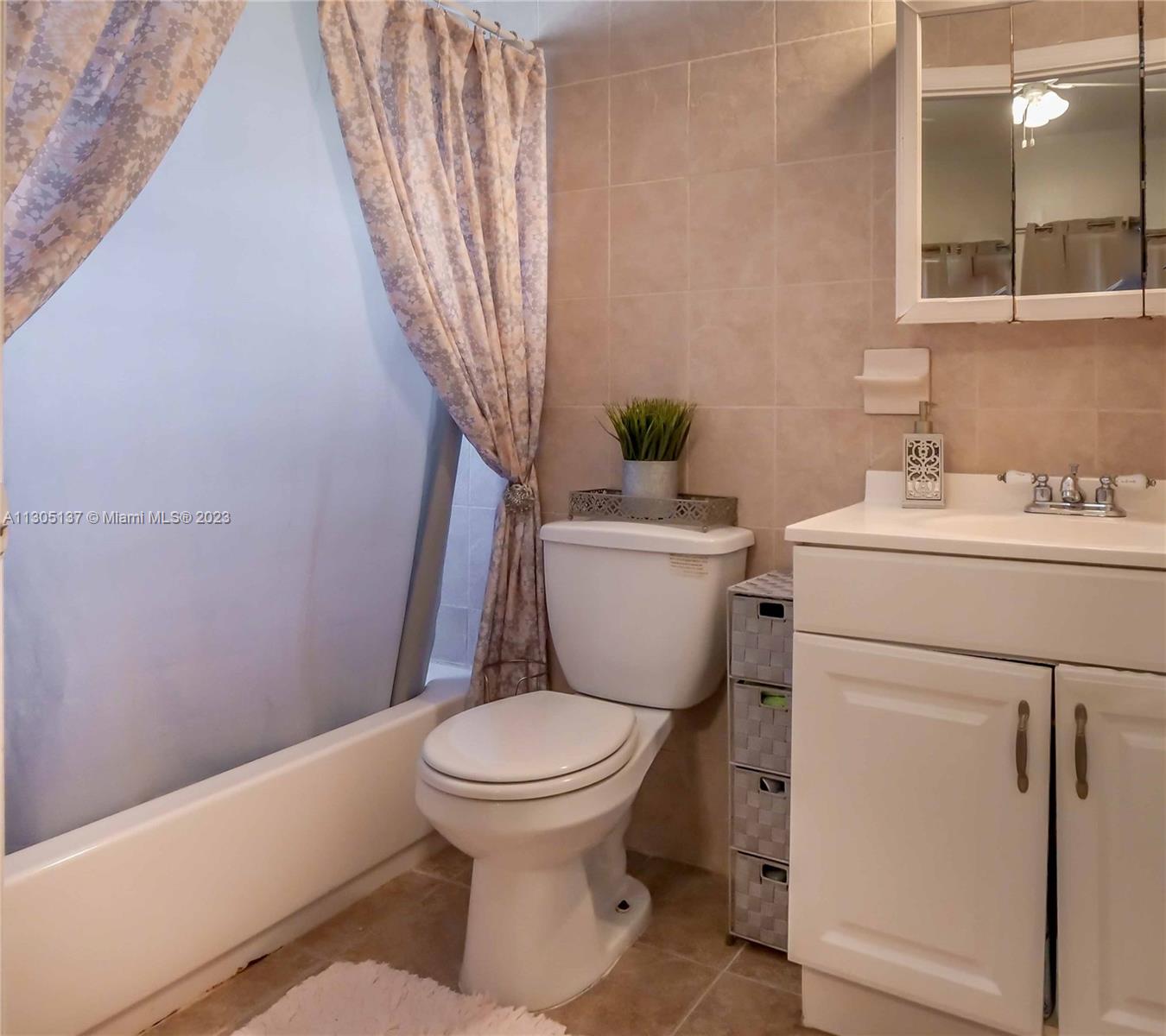 See details / 3080 sq. ft. $ 2022-11-18 0 Photo