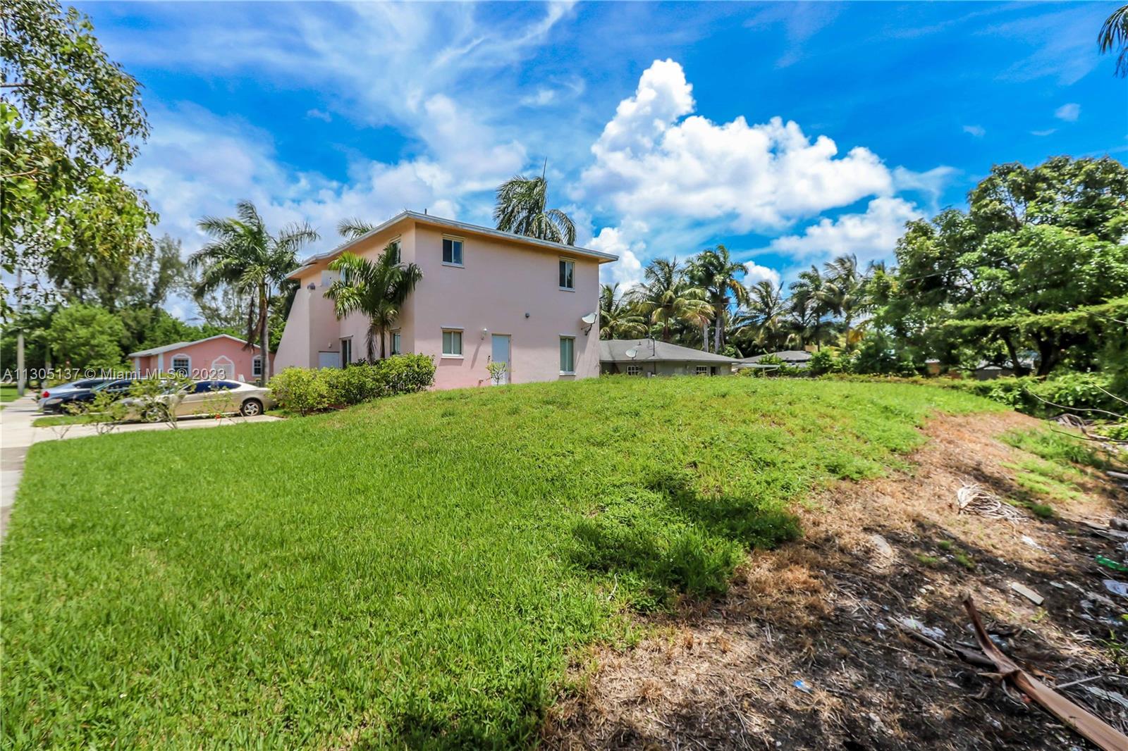 See details / 3080 sq. ft. $ 2022-11-18 0 Photo