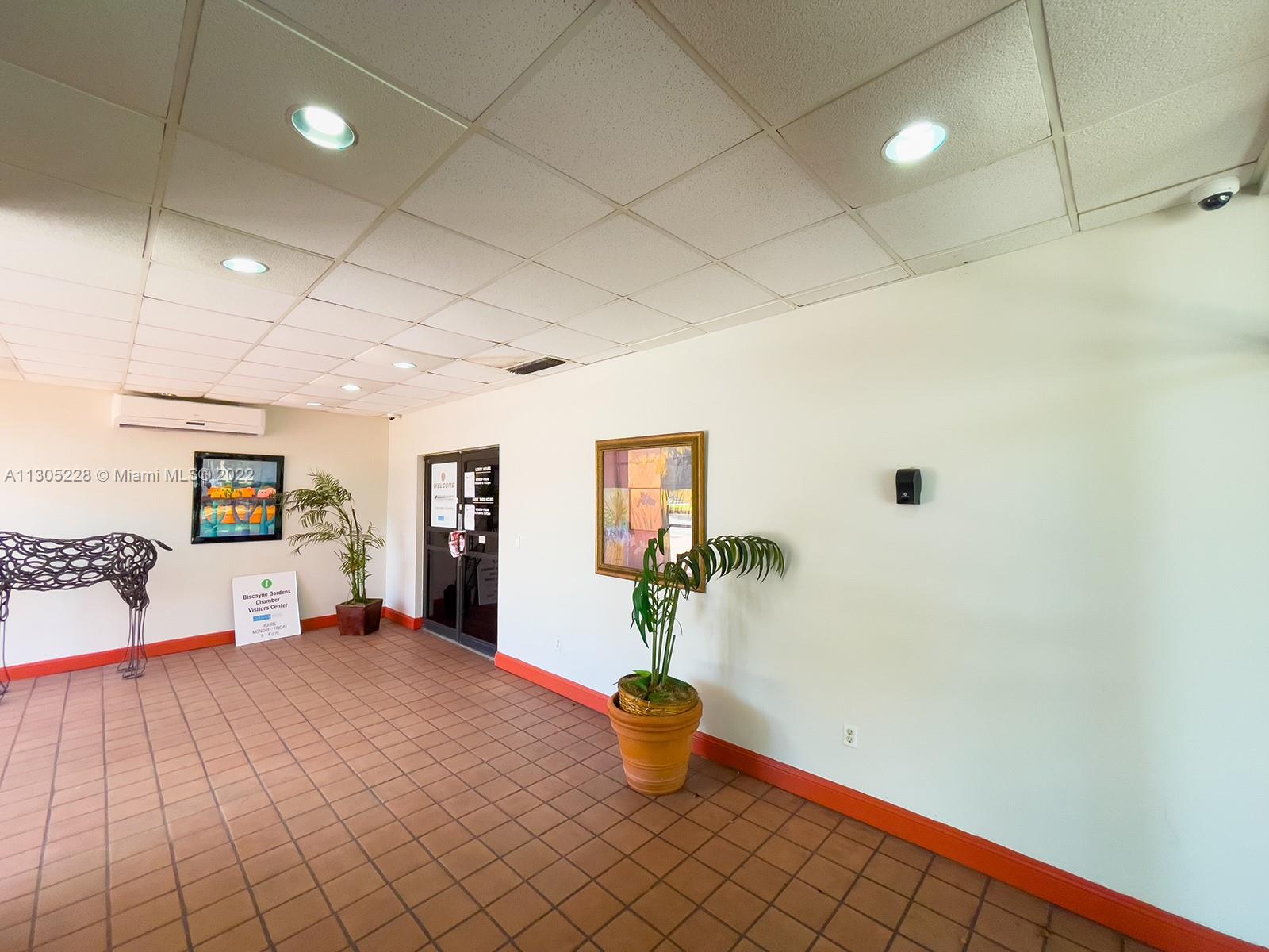 See details / sq. ft. $ 2022-11-18 0 Photo