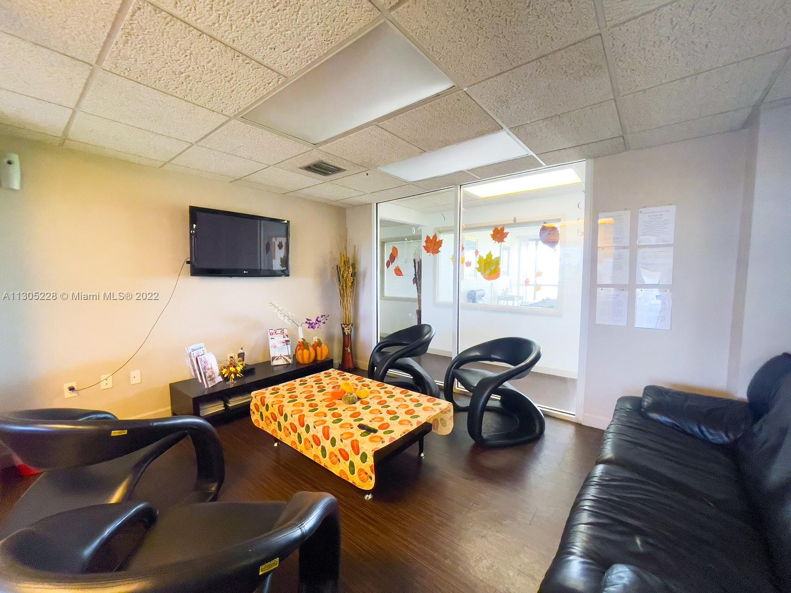 See details / sq. ft. $ 2022-11-18 0 Photo