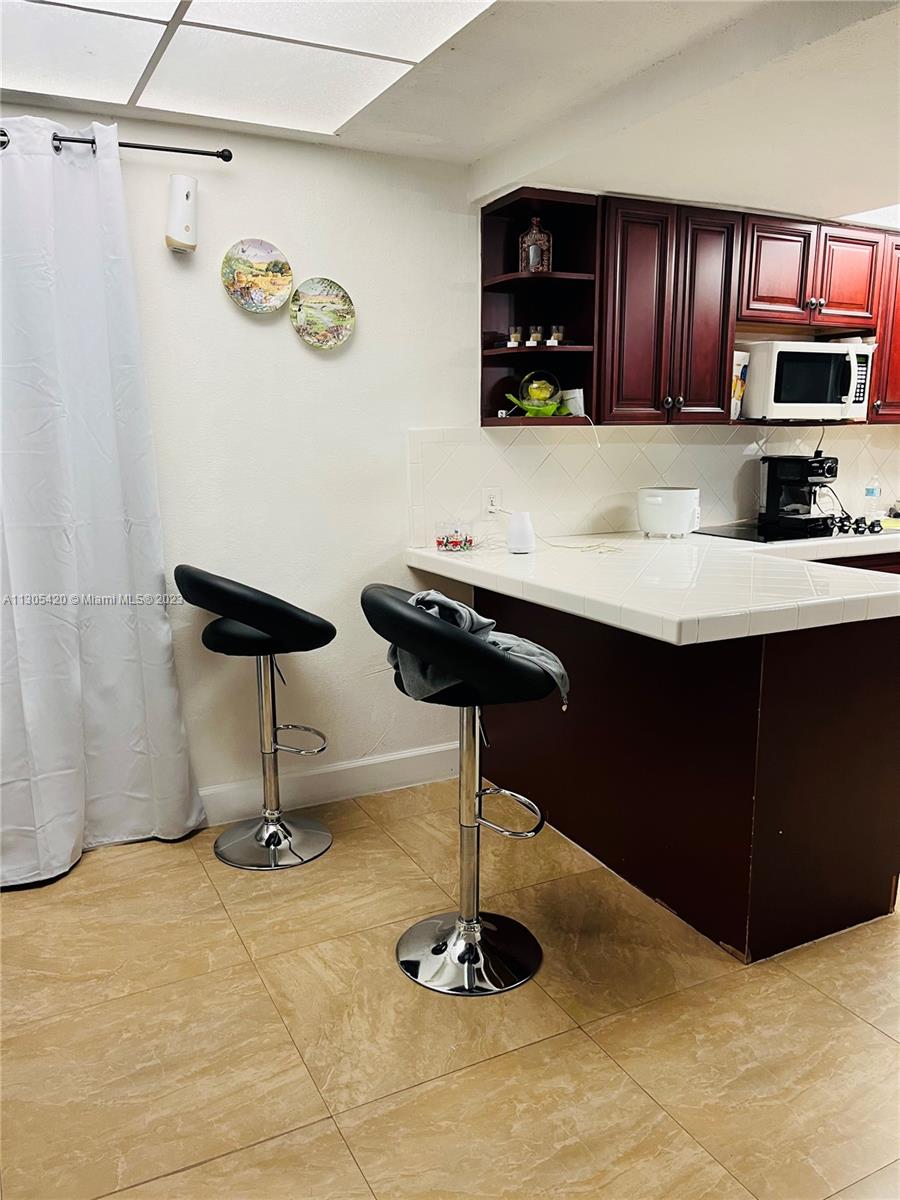 See details / 2950 sq. ft. $ 2022-12-06 0 Photo
