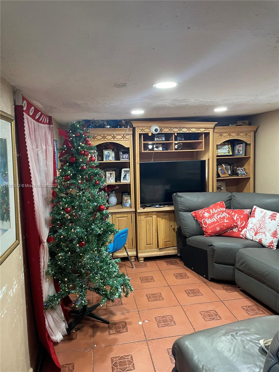 See details / 2332 sq. ft. $ 2022-11-19 0 Photo