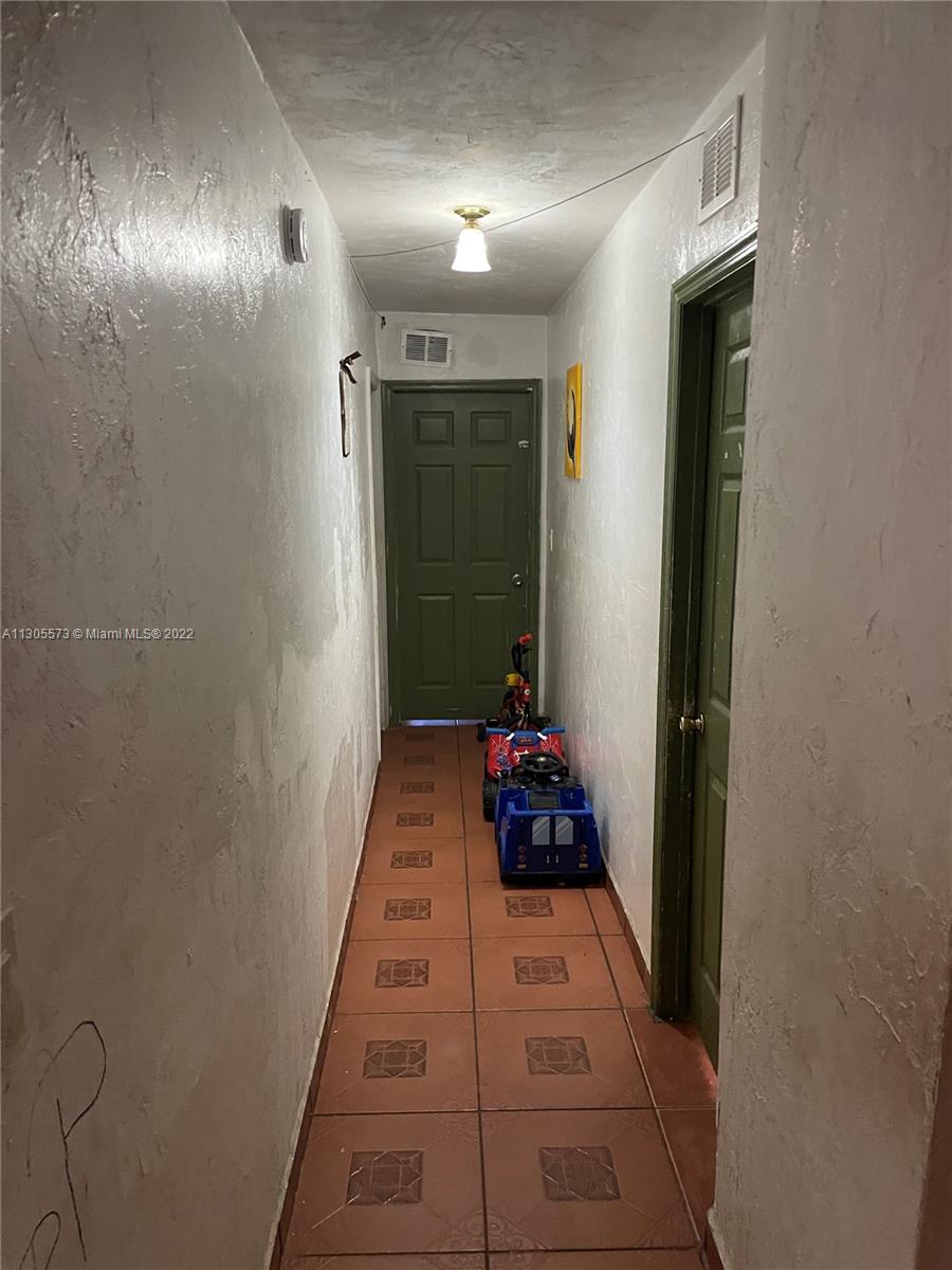 See details / 2332 sq. ft. $ 2022-11-19 0 Photo