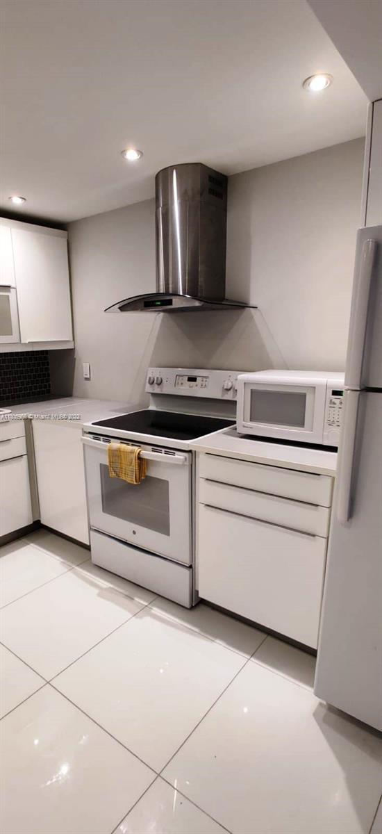 Photo of 2500 Parkview Dr #2317, Hallandale Beach, Florida, 33009 -