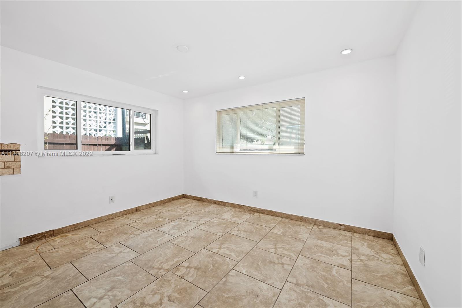 See details / 2594 sq. ft. $ 2022-12-05 0 Photo