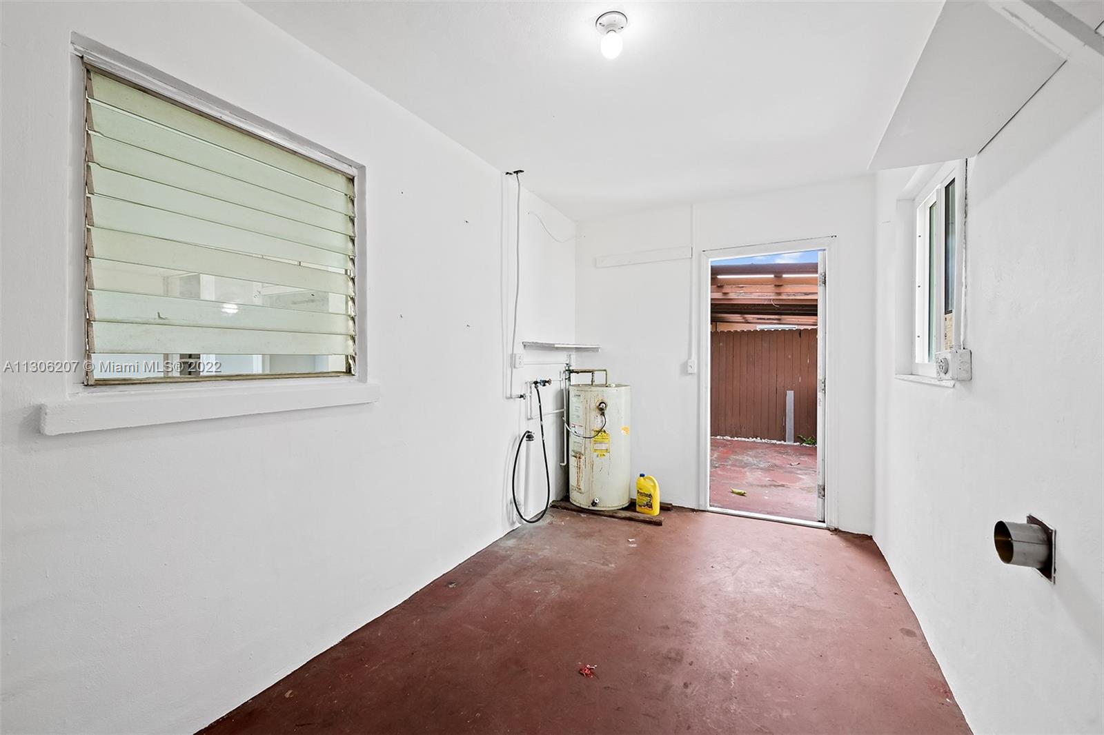 See details / 2594 sq. ft. $ 2022-12-05 0 Photo