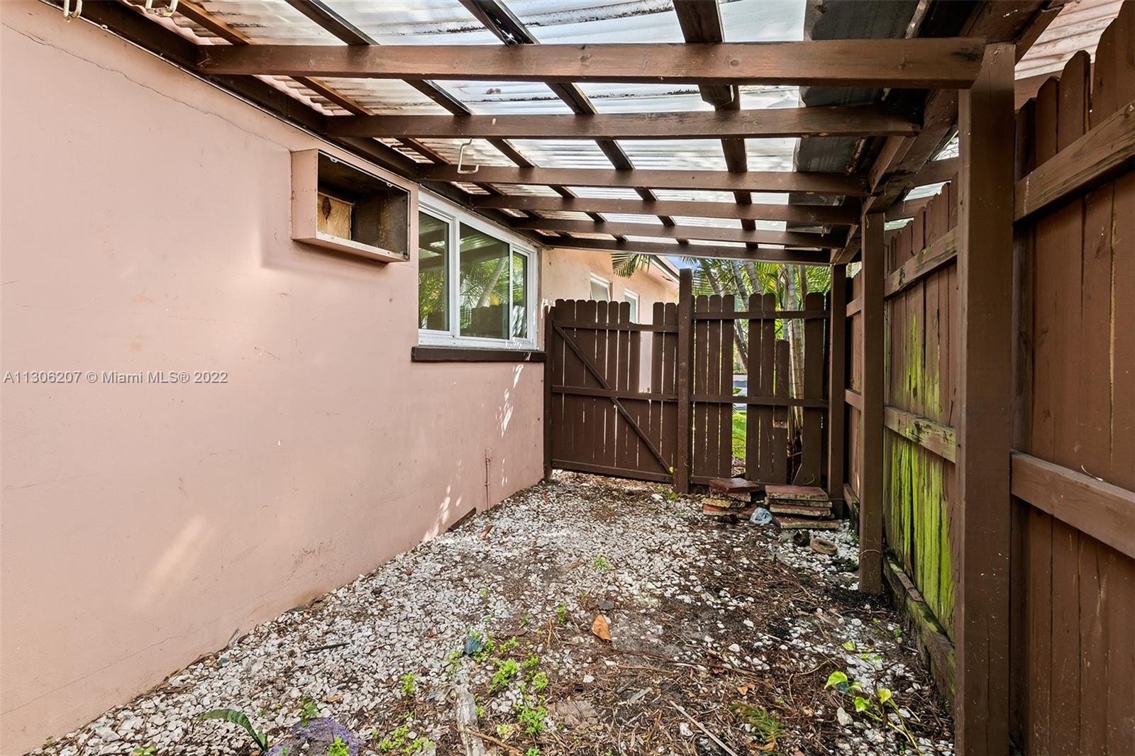 See details / 2594 sq. ft. $ 2022-12-05 0 Photo