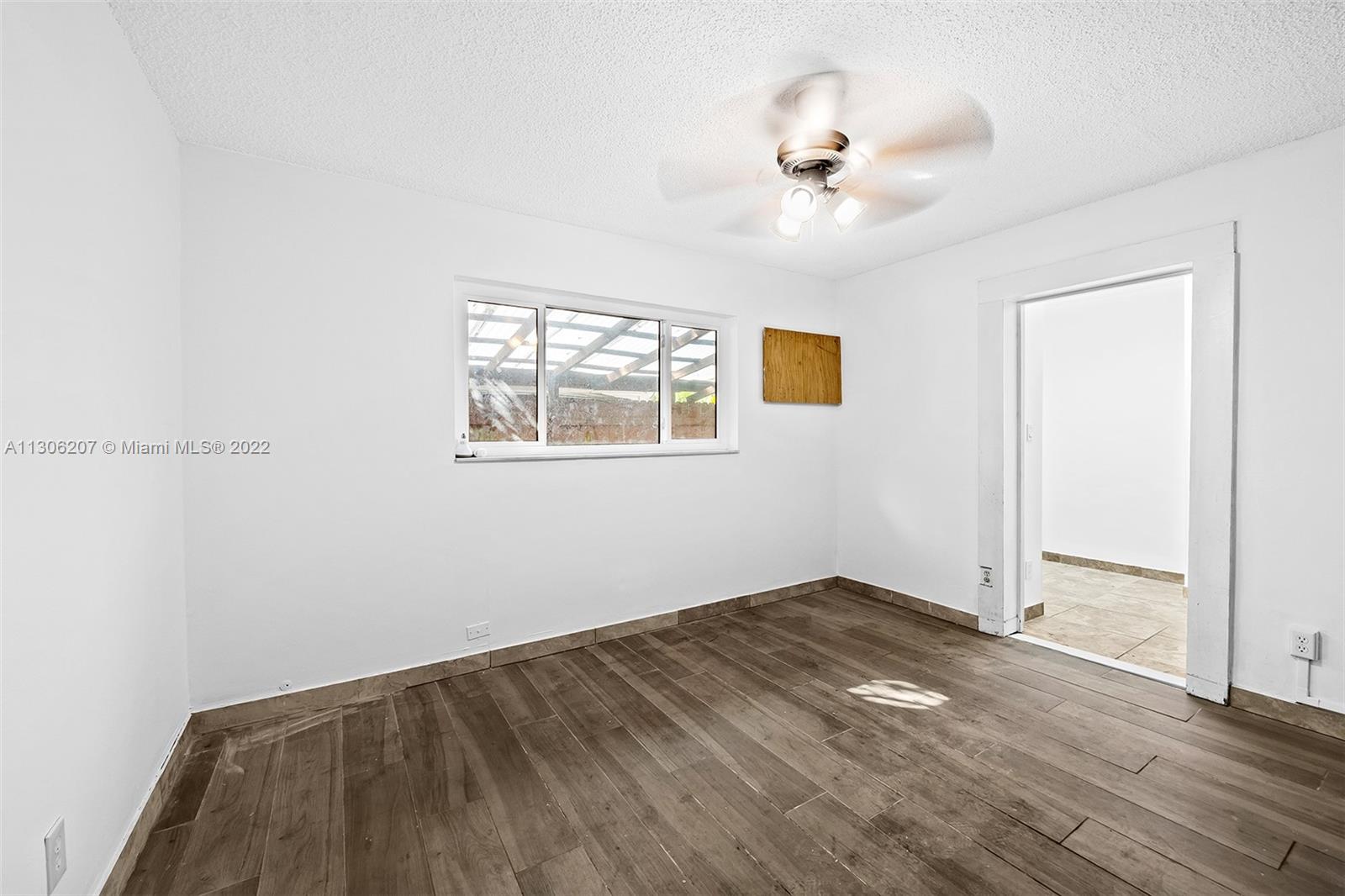 See details / 2594 sq. ft. $ 2022-12-05 0 Photo