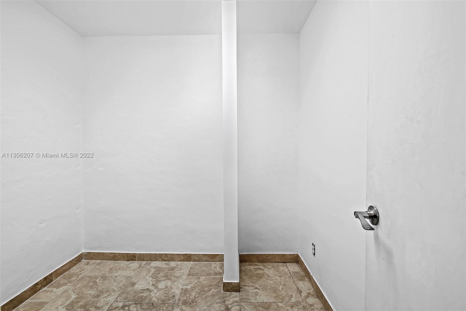 See details / 2594 sq. ft. $ 2022-12-05 0 Photo