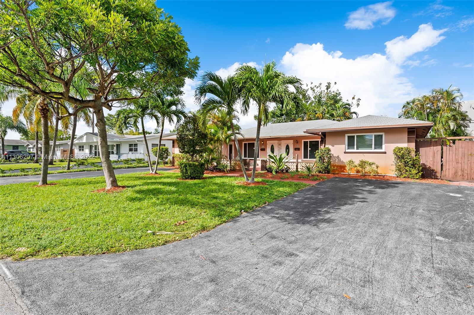 See details / 2594 sq. ft. $ 2022-12-05 0 Photo