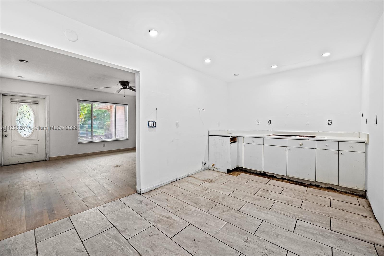 See details / 2594 sq. ft. $ 2022-12-05 0 Photo