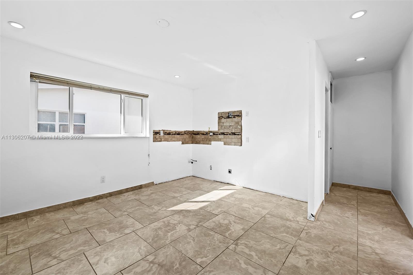 See details / 2594 sq. ft. $ 2022-12-05 0 Photo